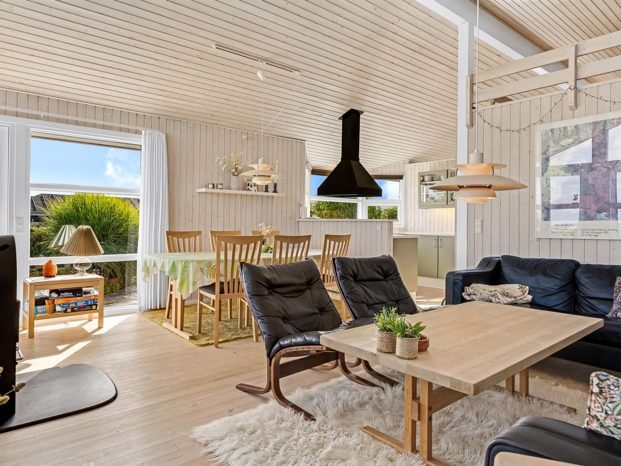 "Tjarven" - 350m from the sea - Binnen