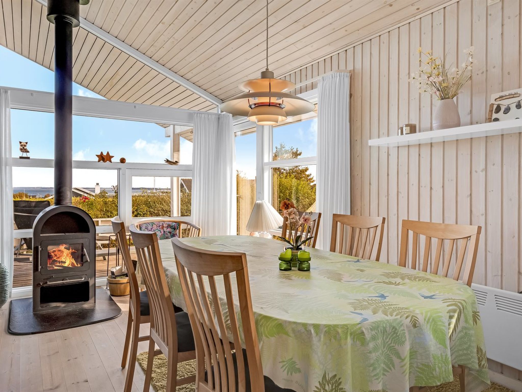 "Tjarven" - 350m from the sea - Binnen