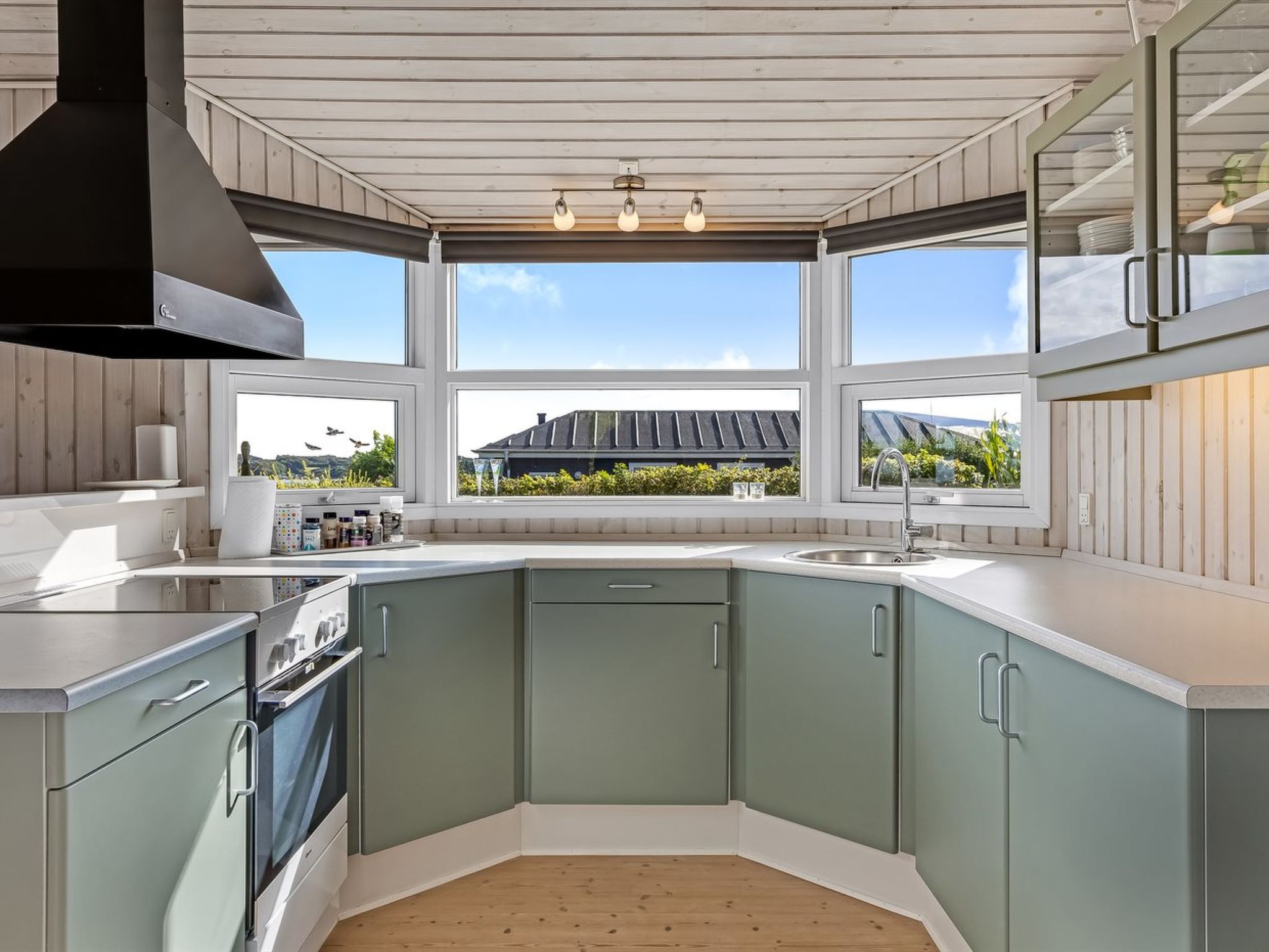 "Tjarven" - 350m from the sea - Binnen