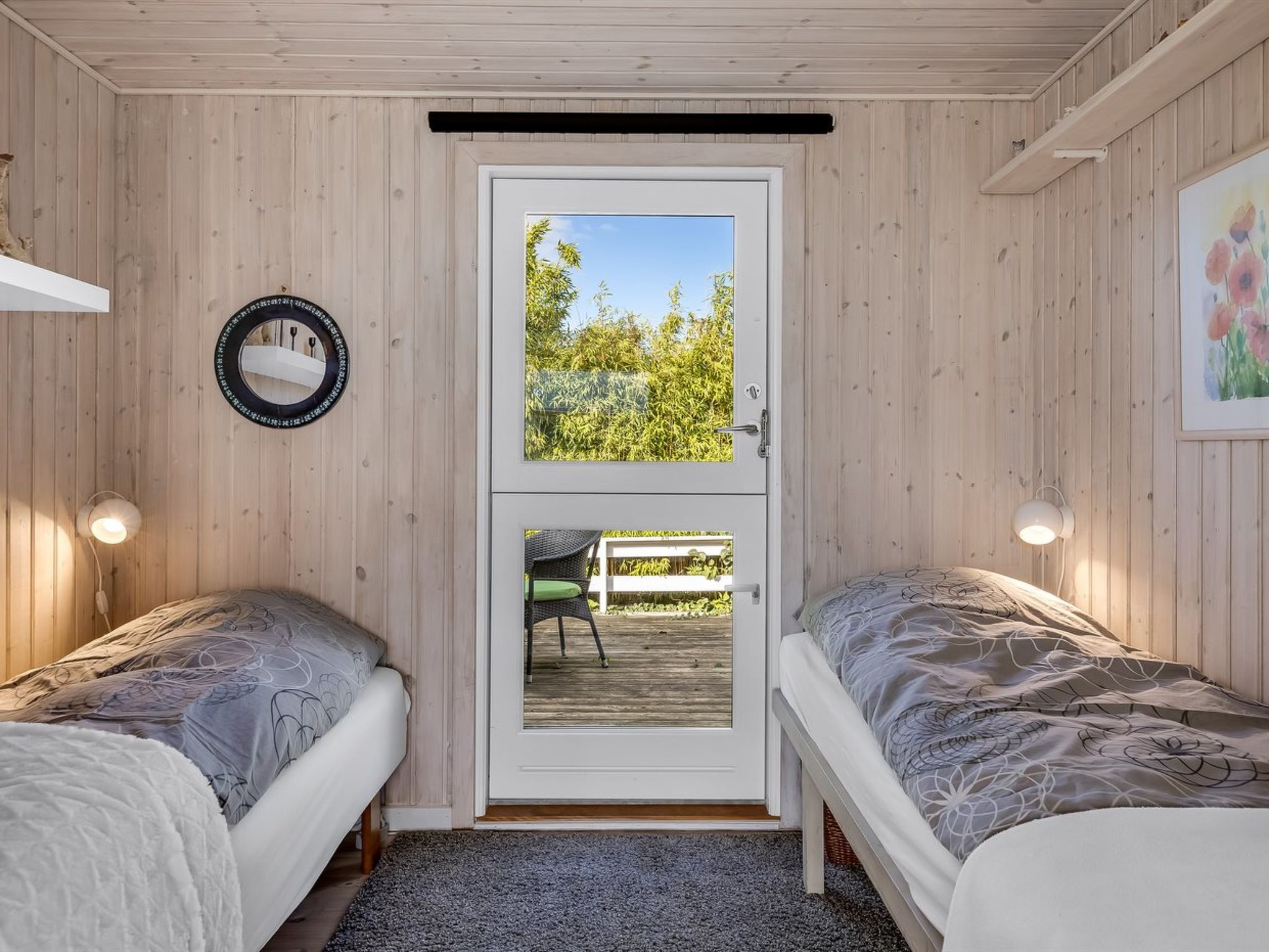 "Tjarven" - 350m from the sea - Binnen