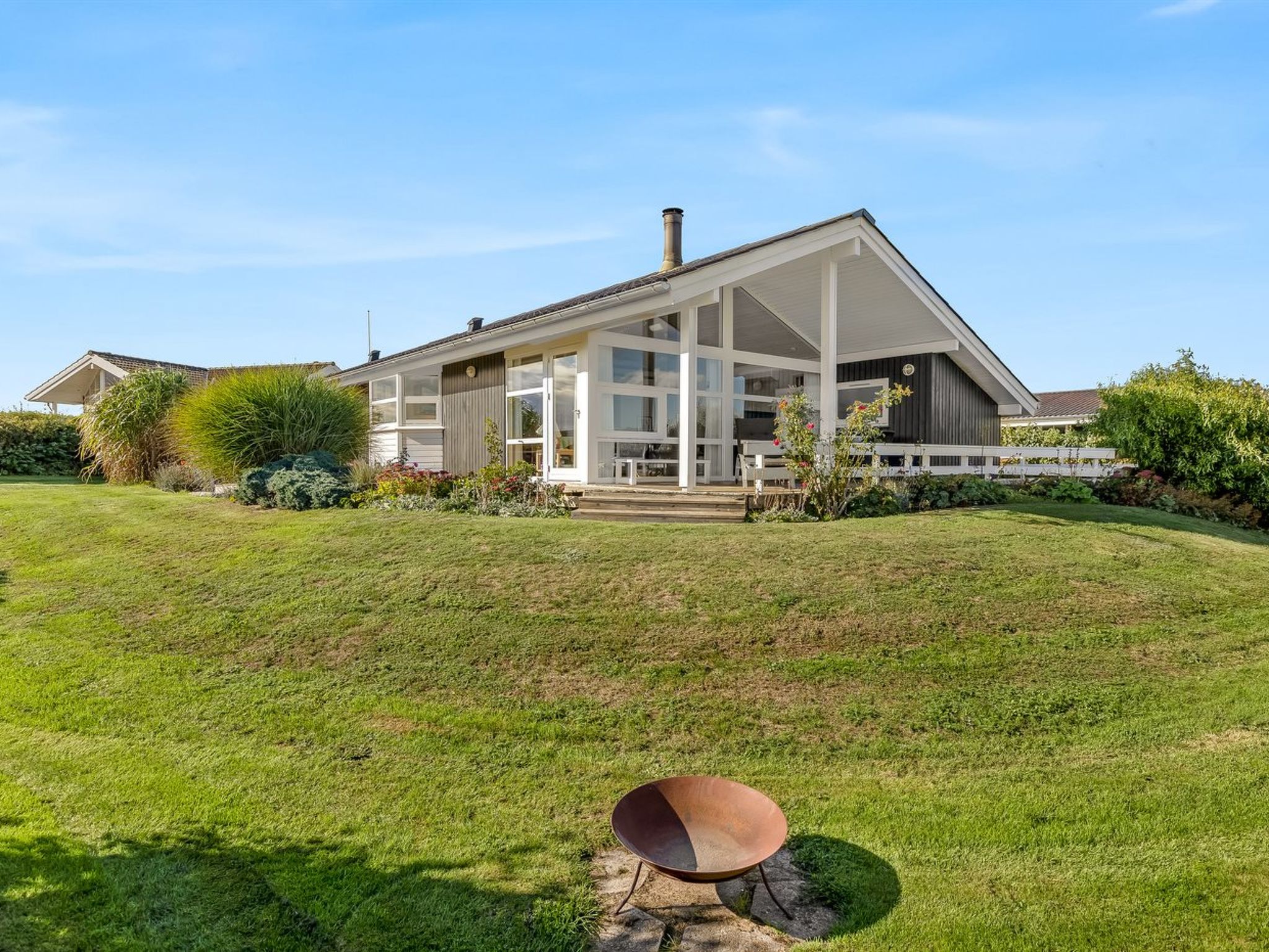"Tjarven" - 350m from the sea - Buiten