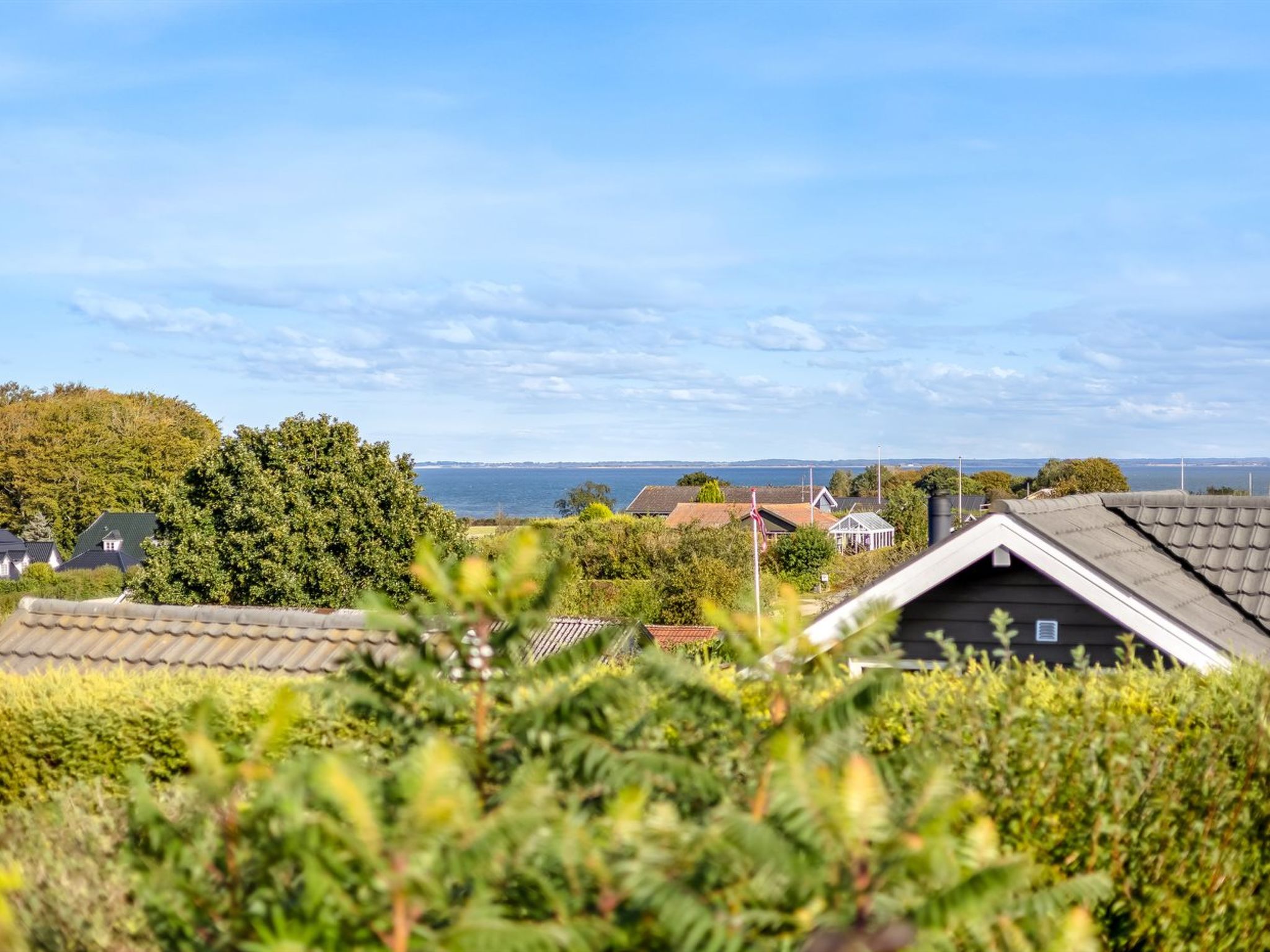 "Tjarven" - 350m from the sea - Buiten