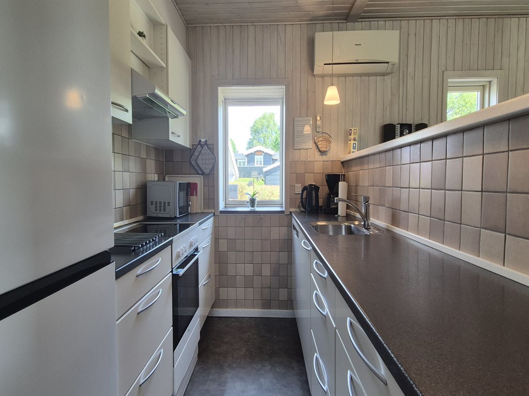 "Vinny" - 1km from the sea - Binnen