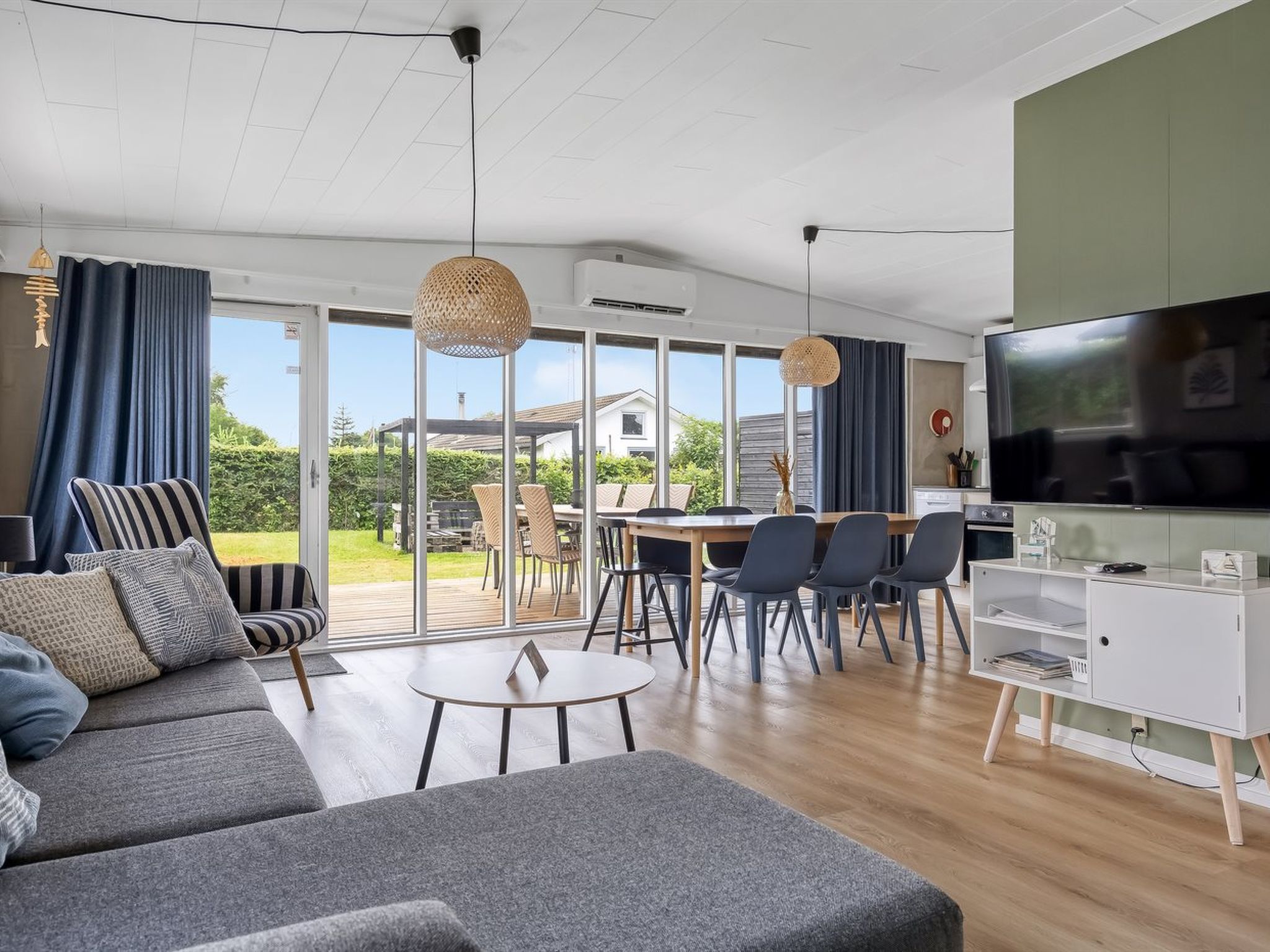 "Solvey" - 700m from the sea - Binnen