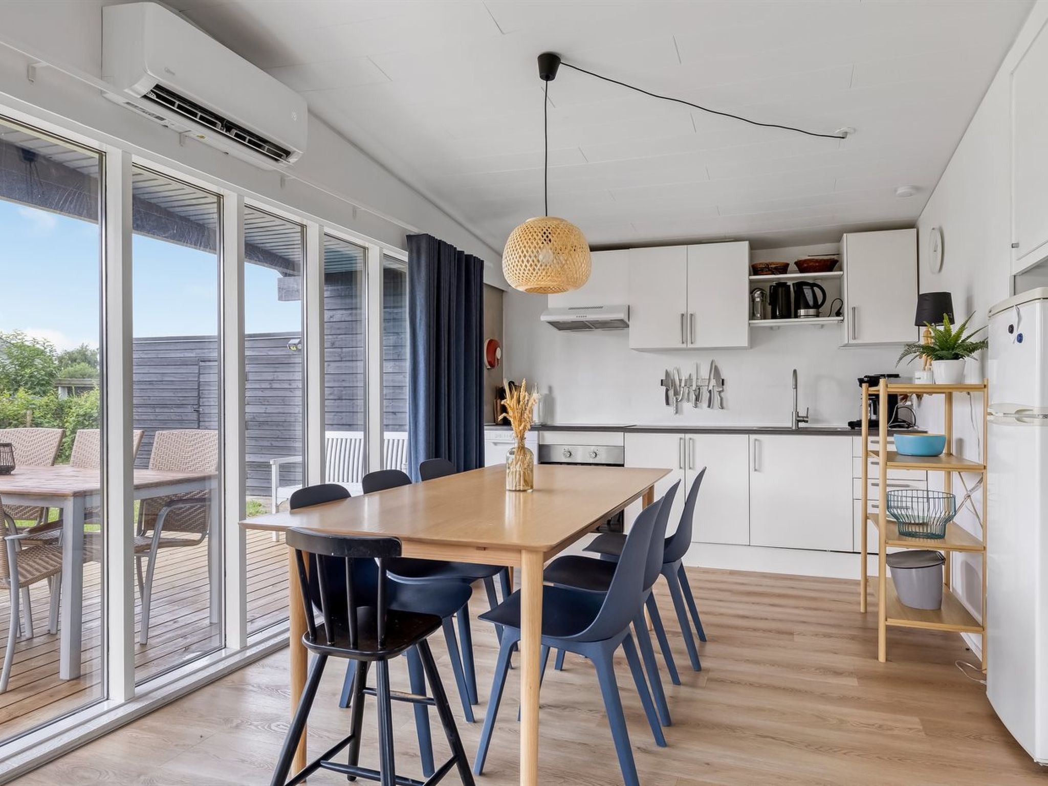 "Solvey" - 700m from the sea - Binnen