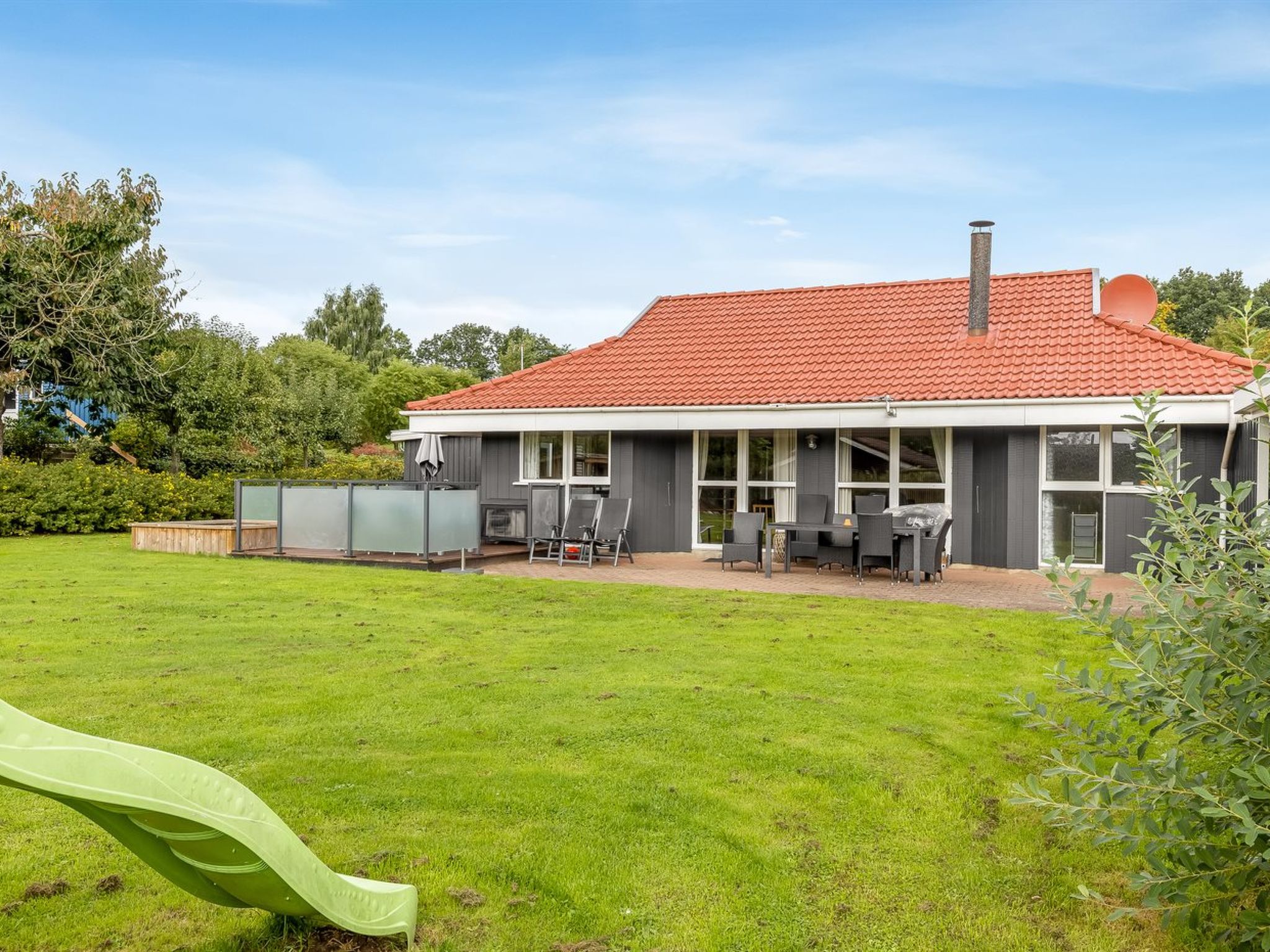 "Helrun" - 800m from the sea - Buiten