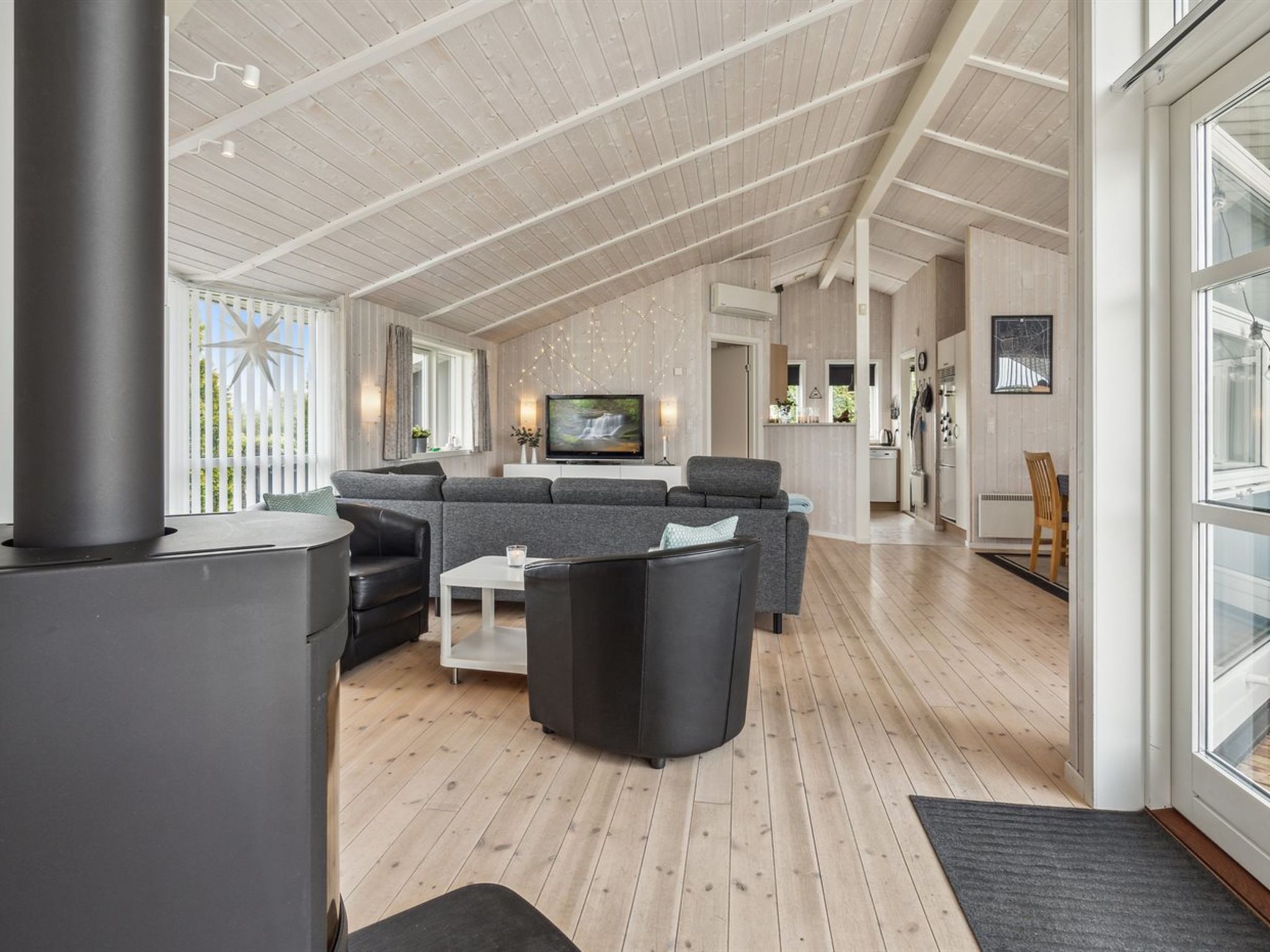 "Arnod" - 400m from the sea - Inside