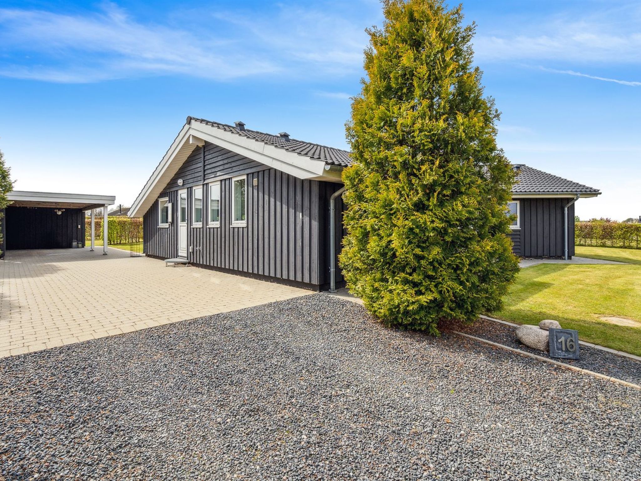 "Arnod" - 400m from the sea - Outside