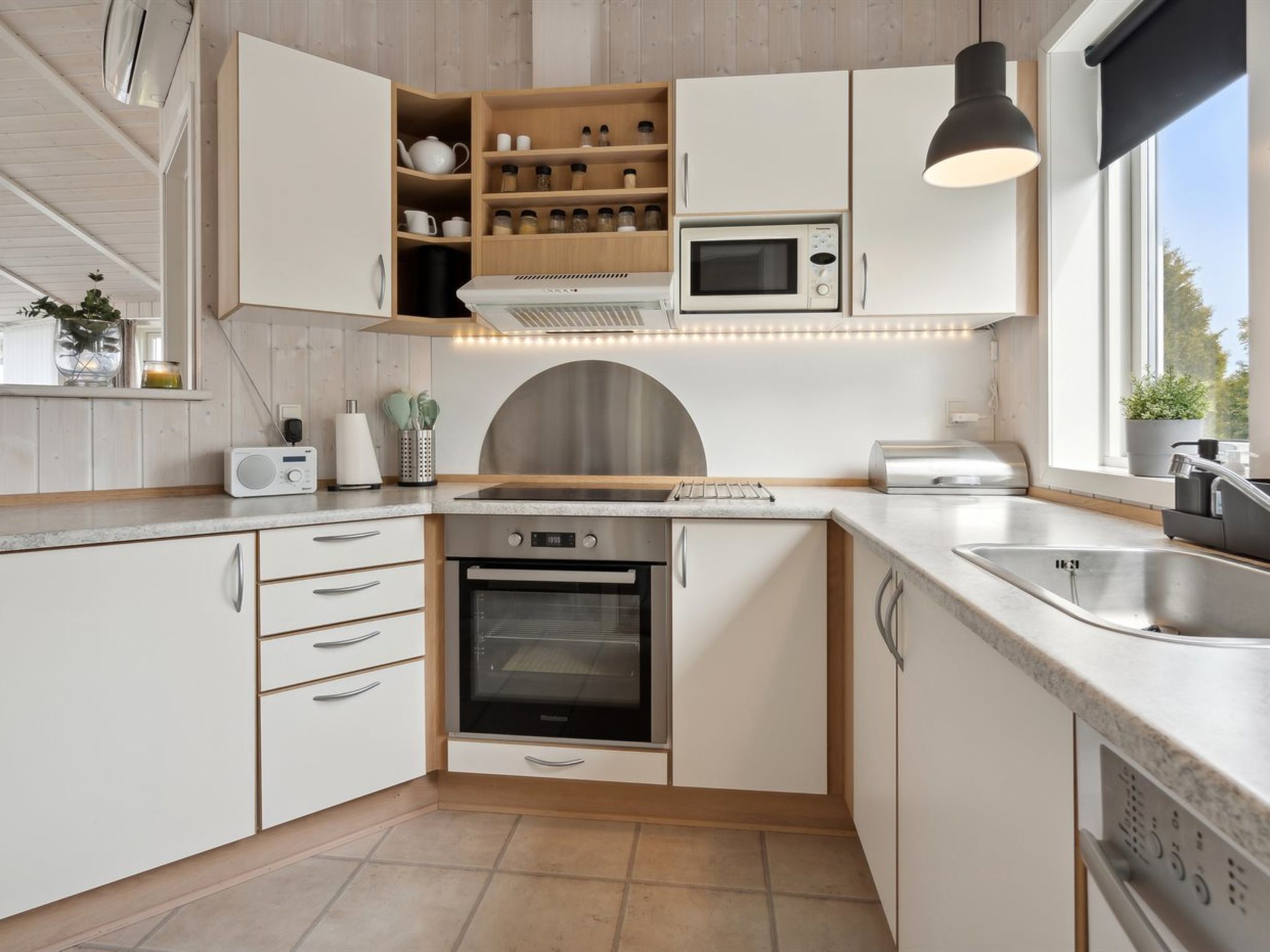 "Arnod" - 400m from the sea-Binnen