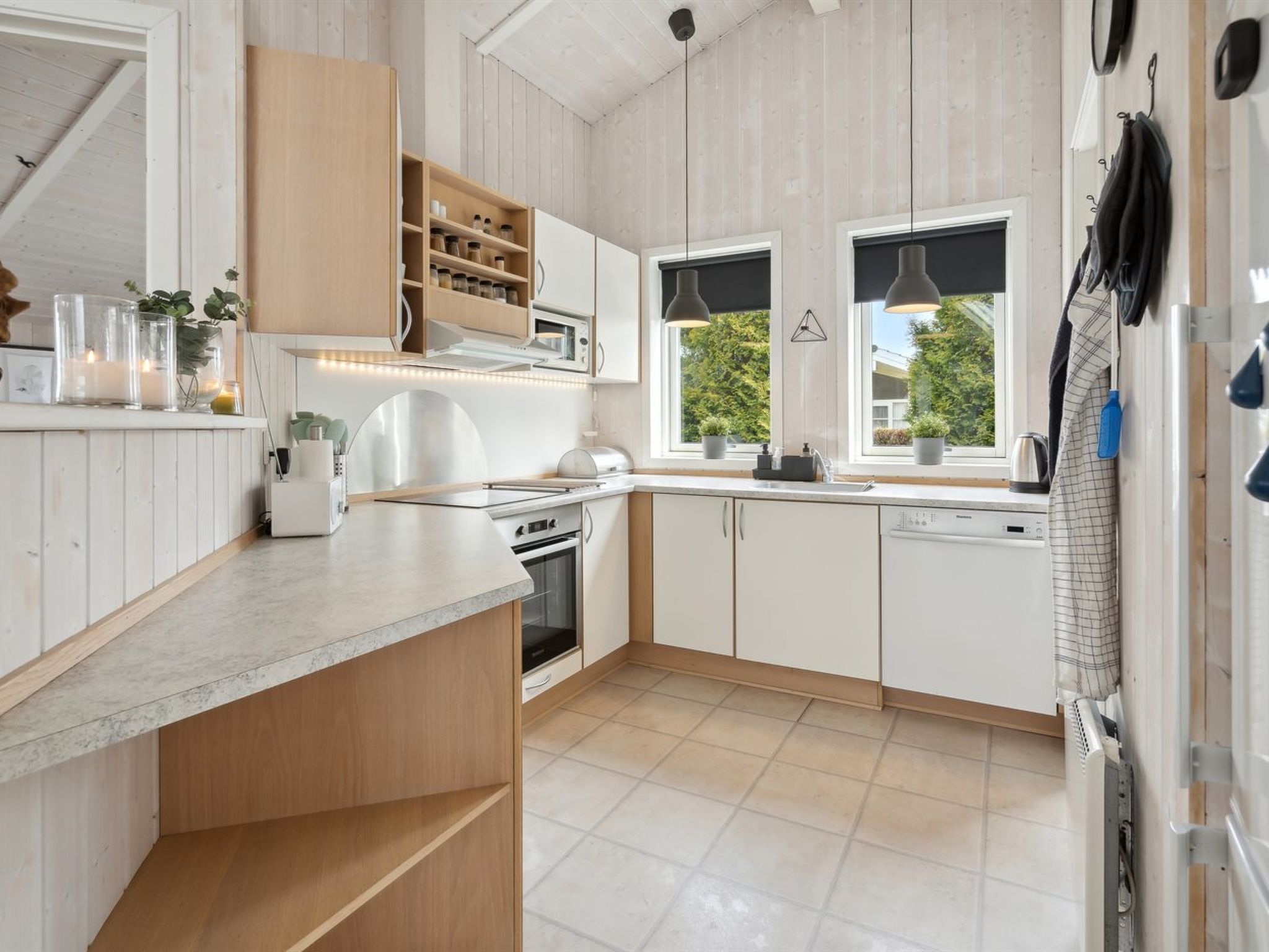 "Arnod" - 400m from the sea-Binnen