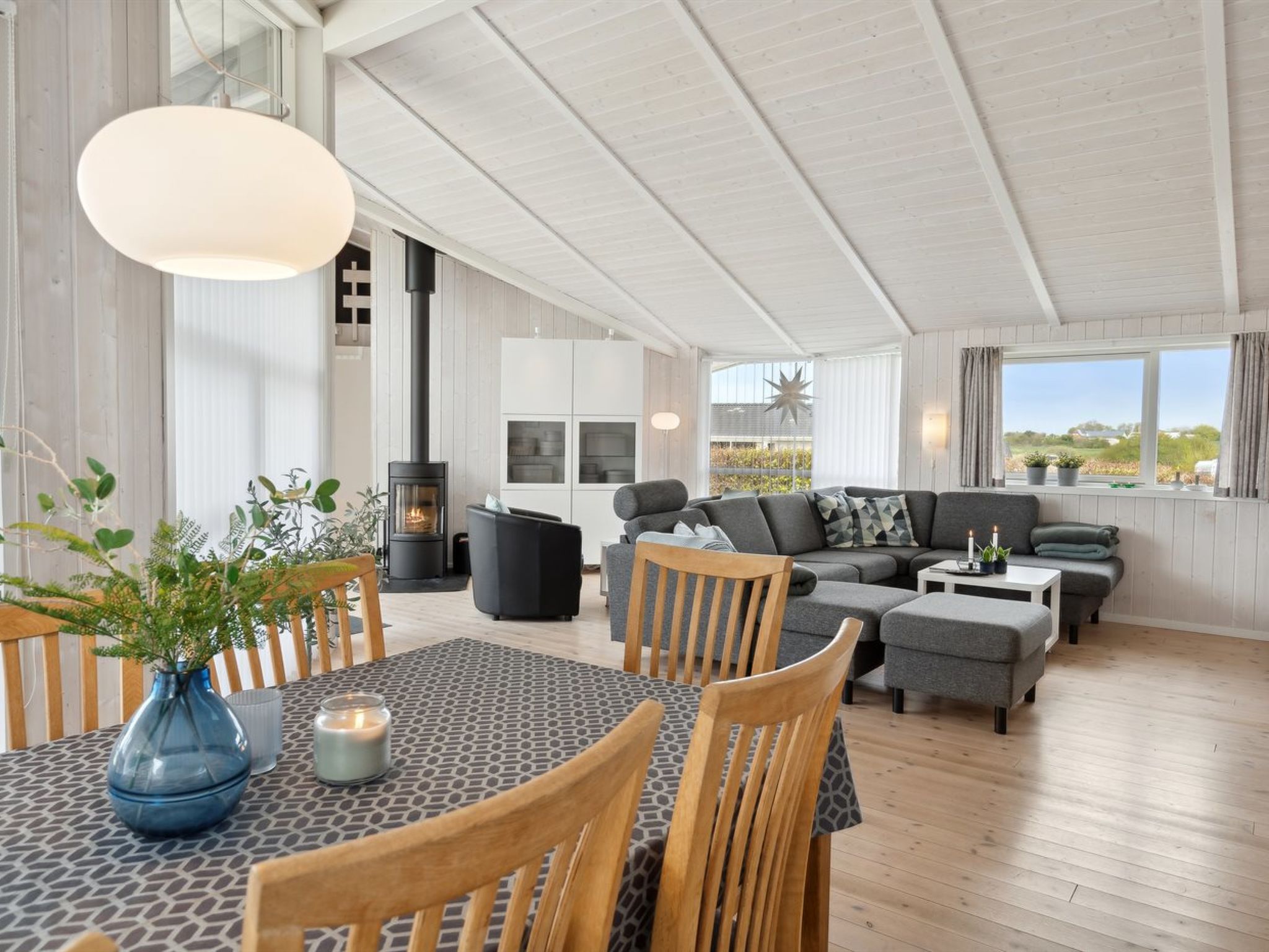 "Arnod" - 400m from the sea - Inside