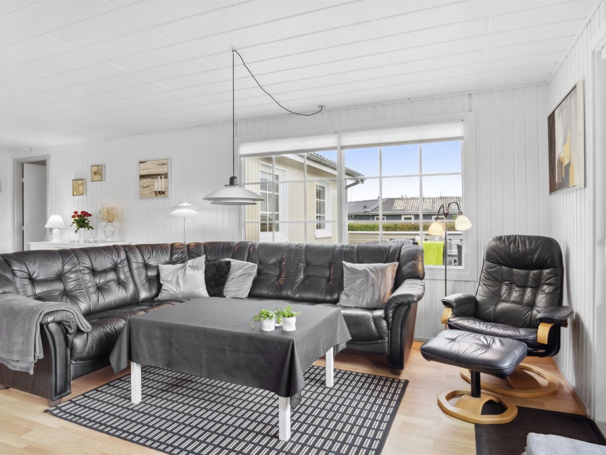 "Haralda" - 300m from the sea - Binnen