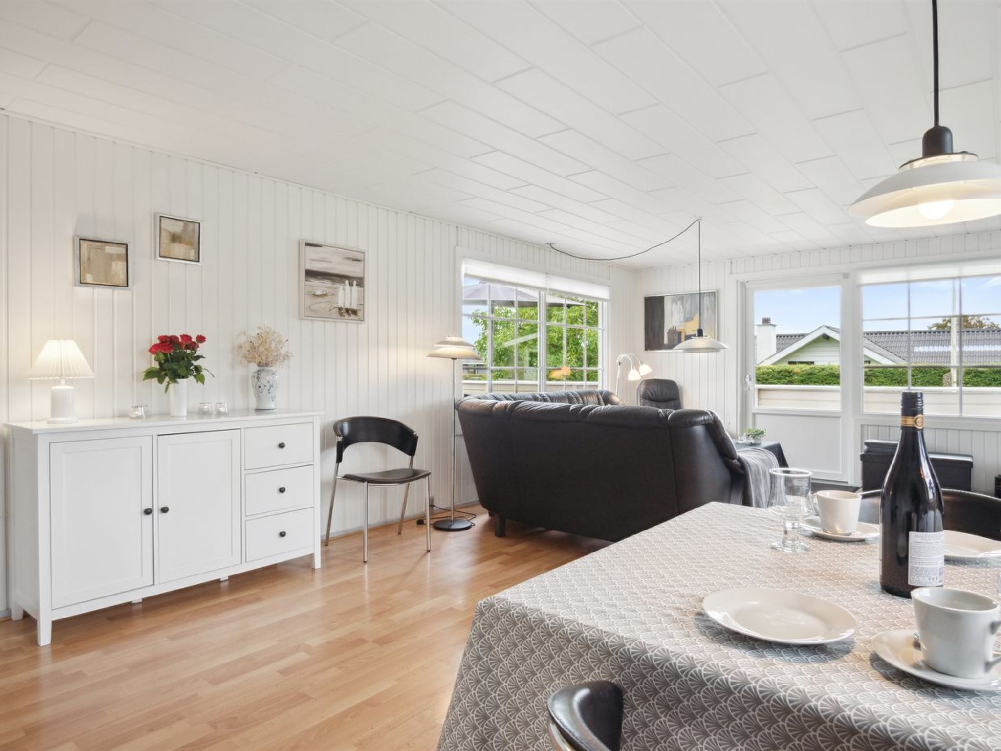 "Haralda" - 300m from the sea - Binnen