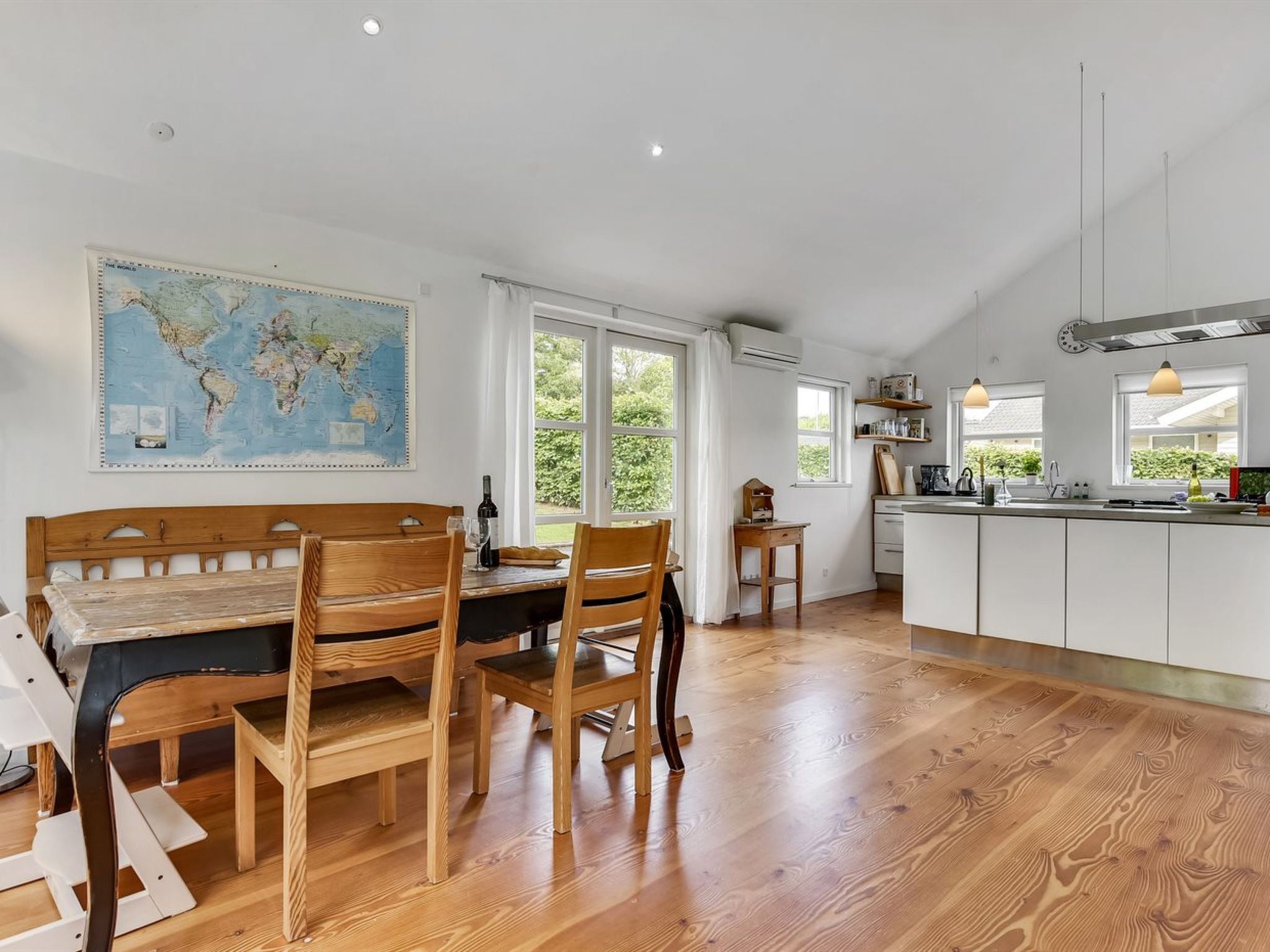 "Bjerund" - 250m from the sea - Binnen