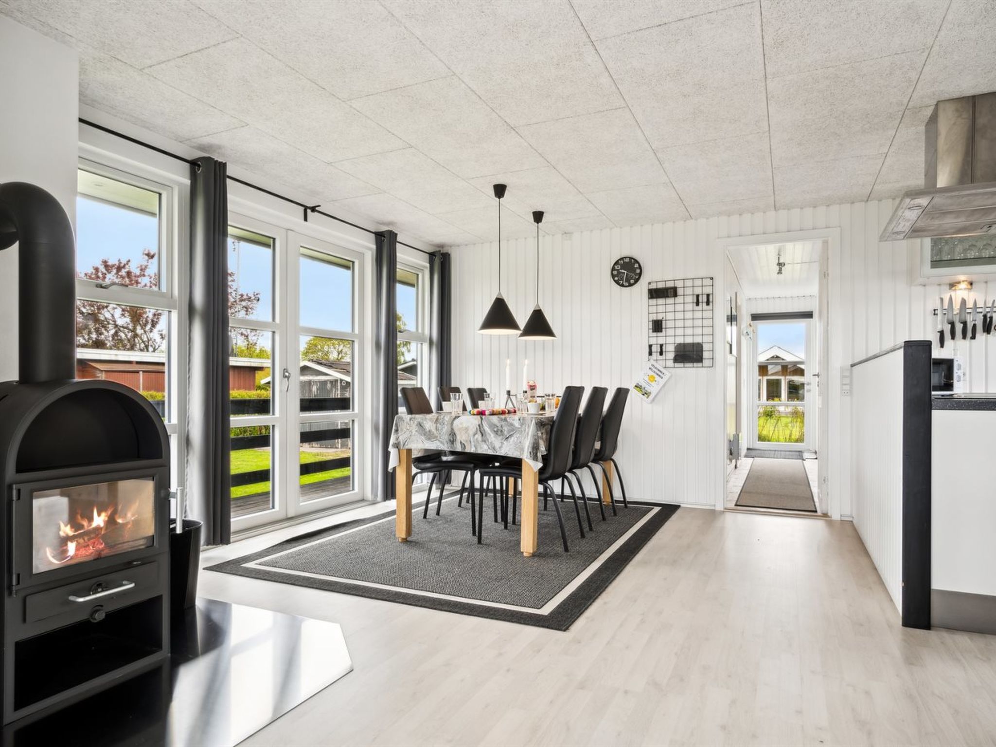 "Elvina" - 200m from the sea - Binnen