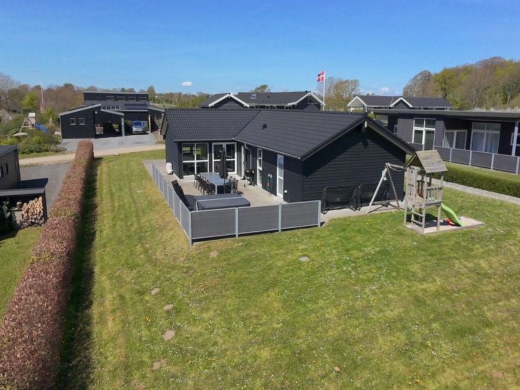 Vakantiehuis met whirlpool in Haderslev op 300m van zee in Haderslev