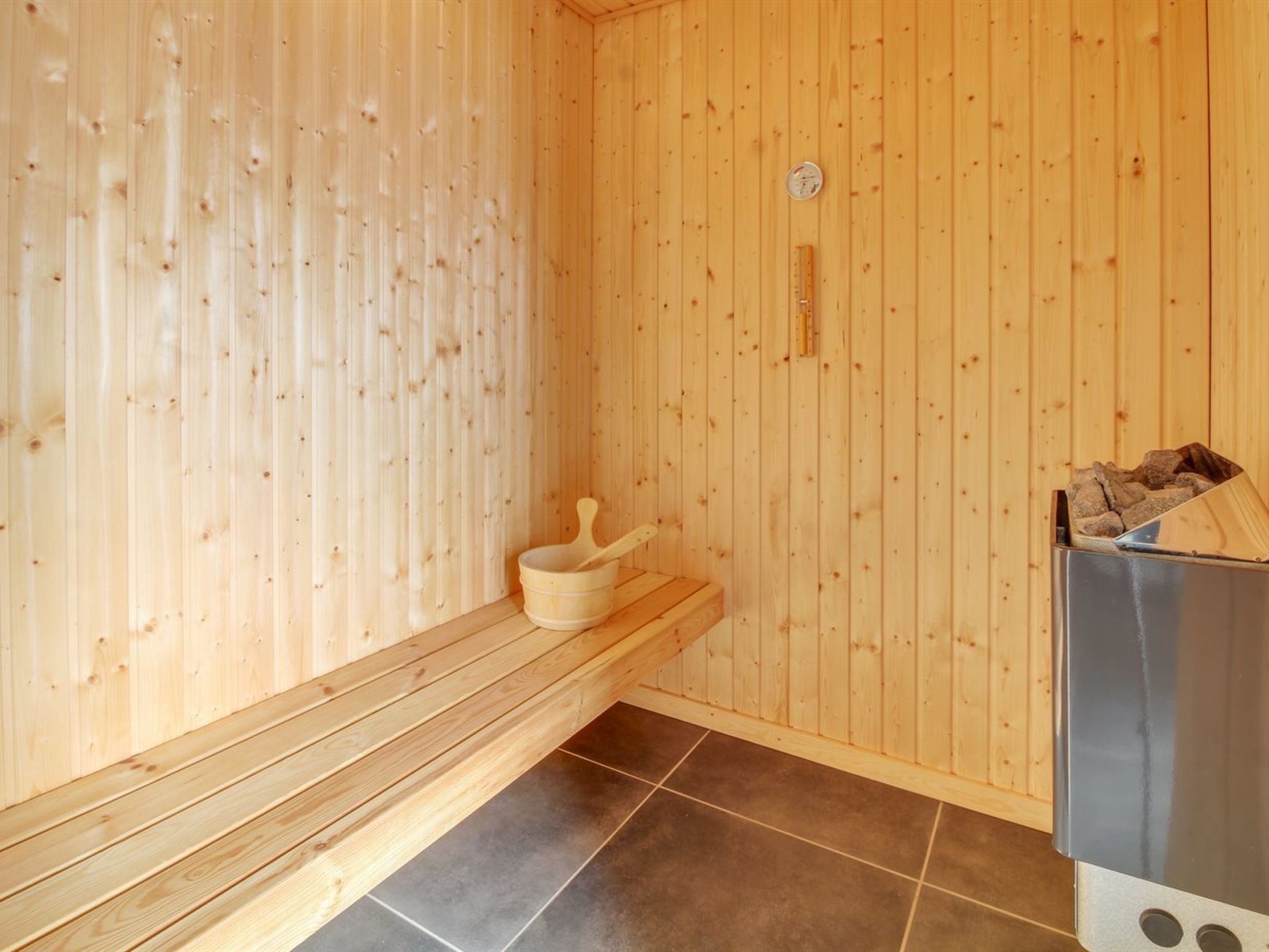 "Yakari" - 300m from the sea - Drinnen