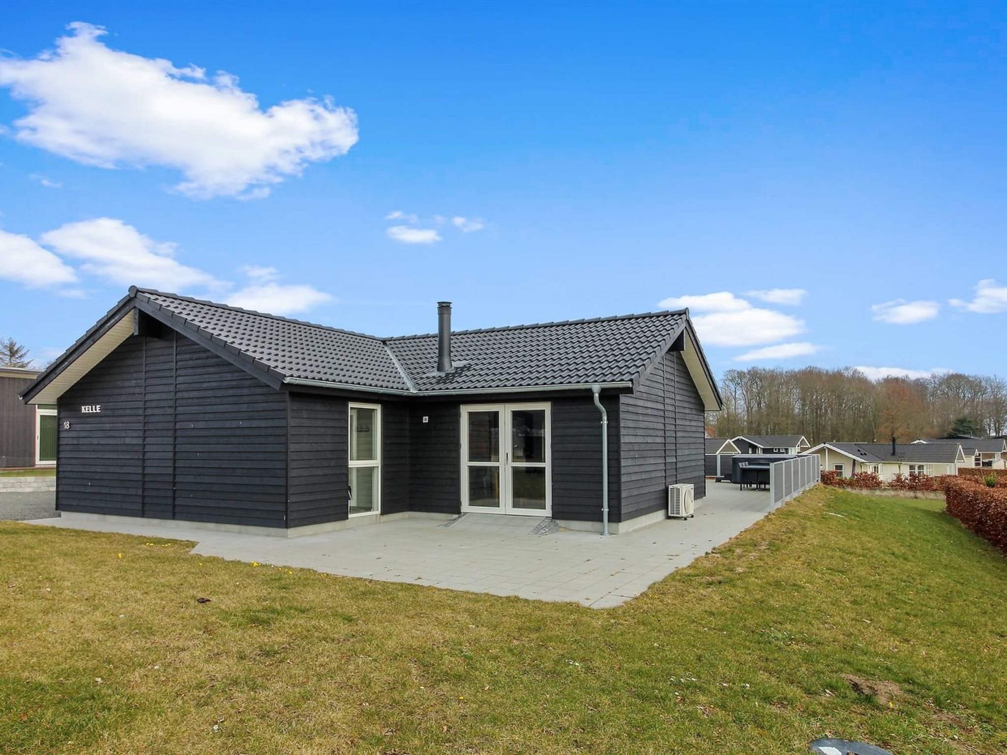 "Yakari" - 300m from the sea - Draußen