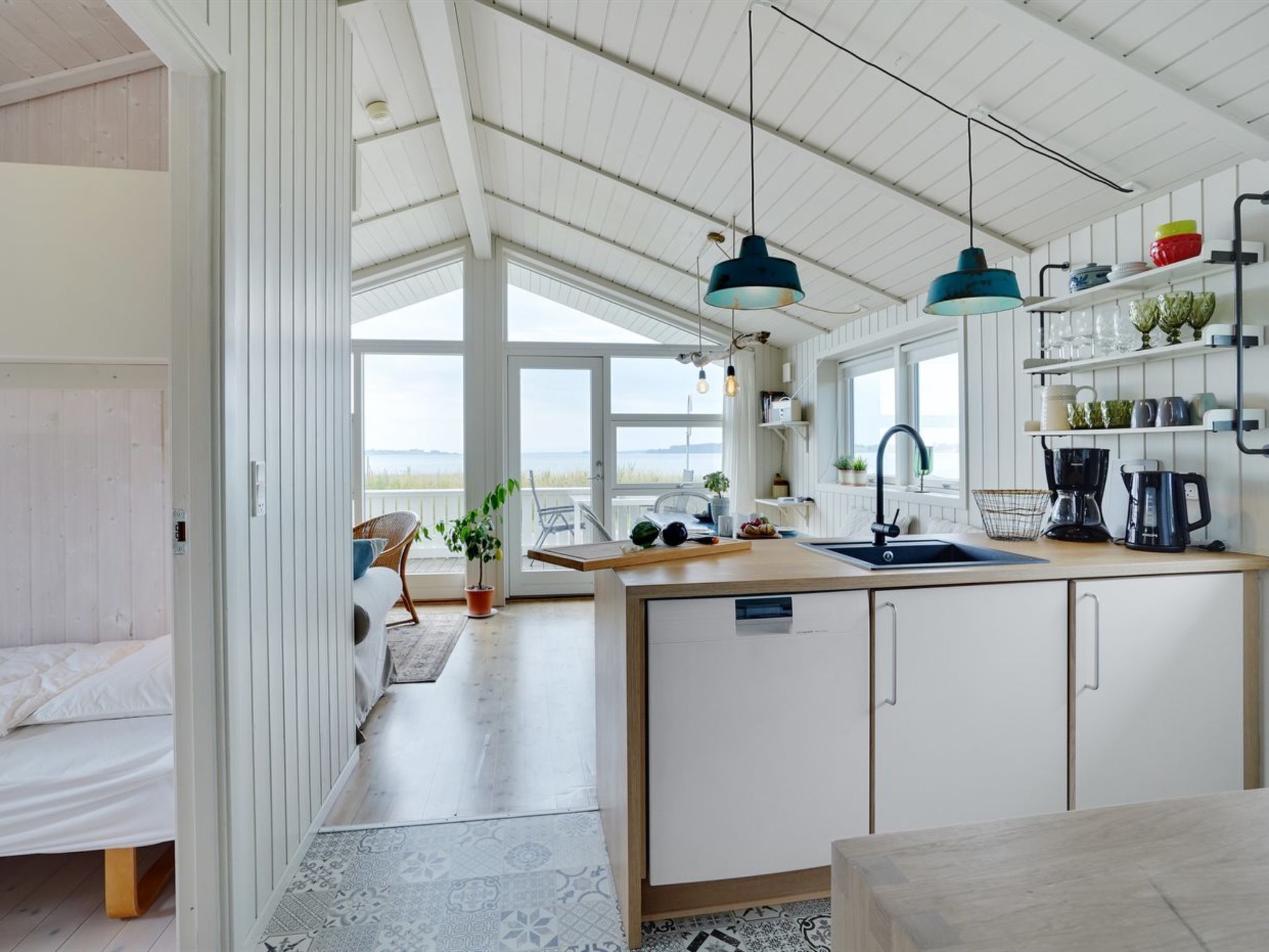 "Liutulf" - 40m from the sea - Binnen