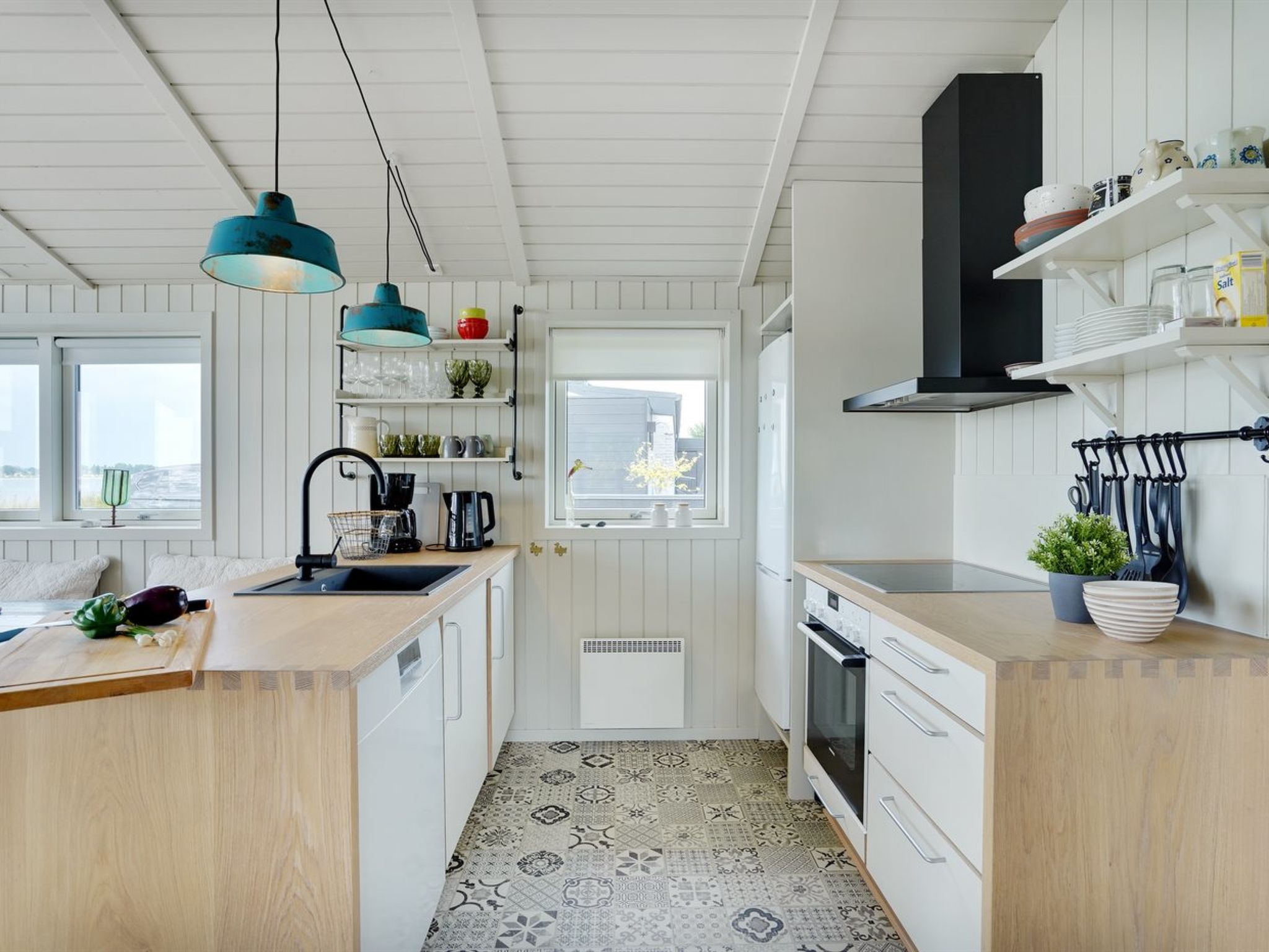 "Liutulf" - 40m from the sea - Binnen