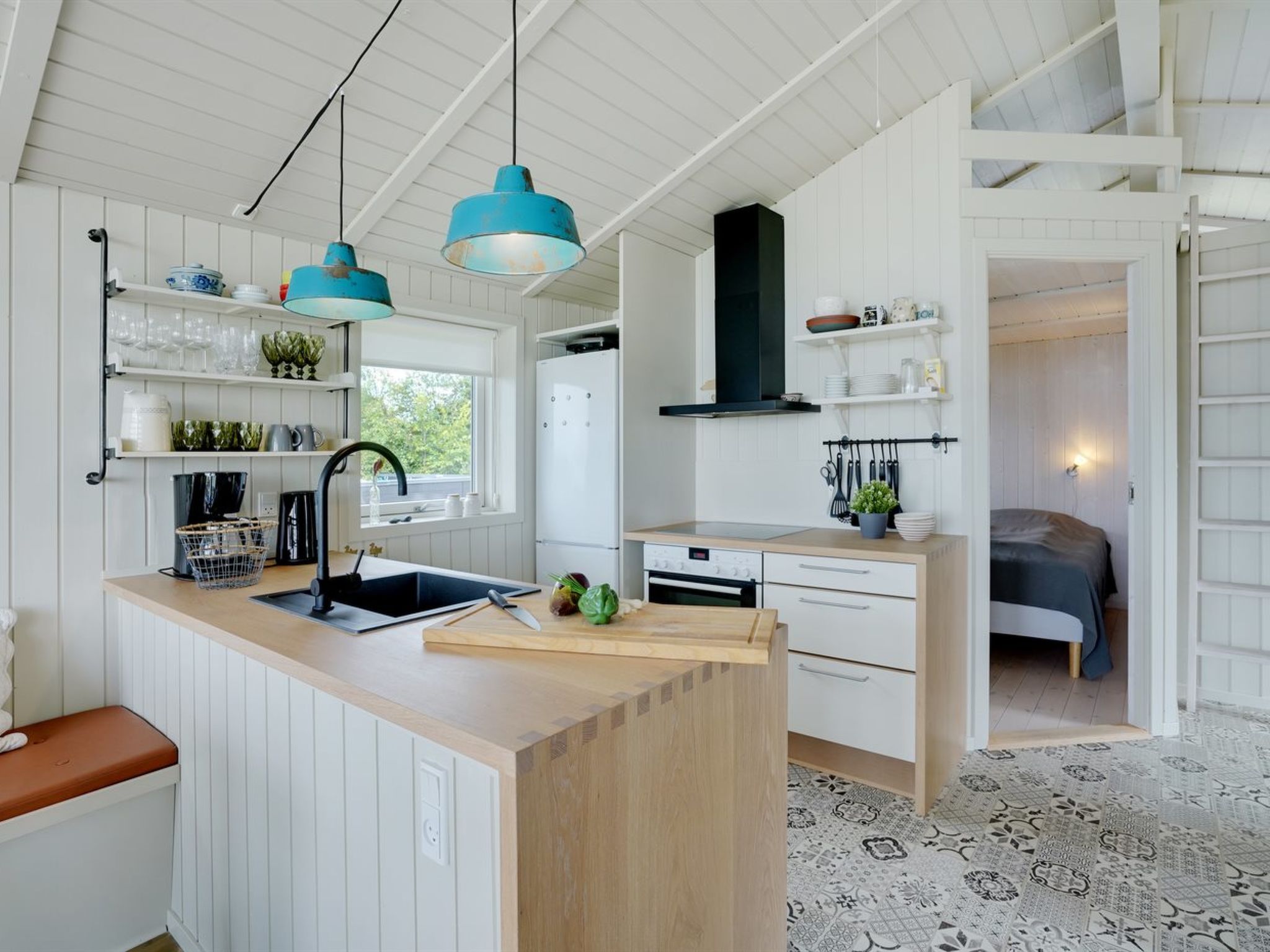 "Liutulf" - 40m from the sea - Binnen