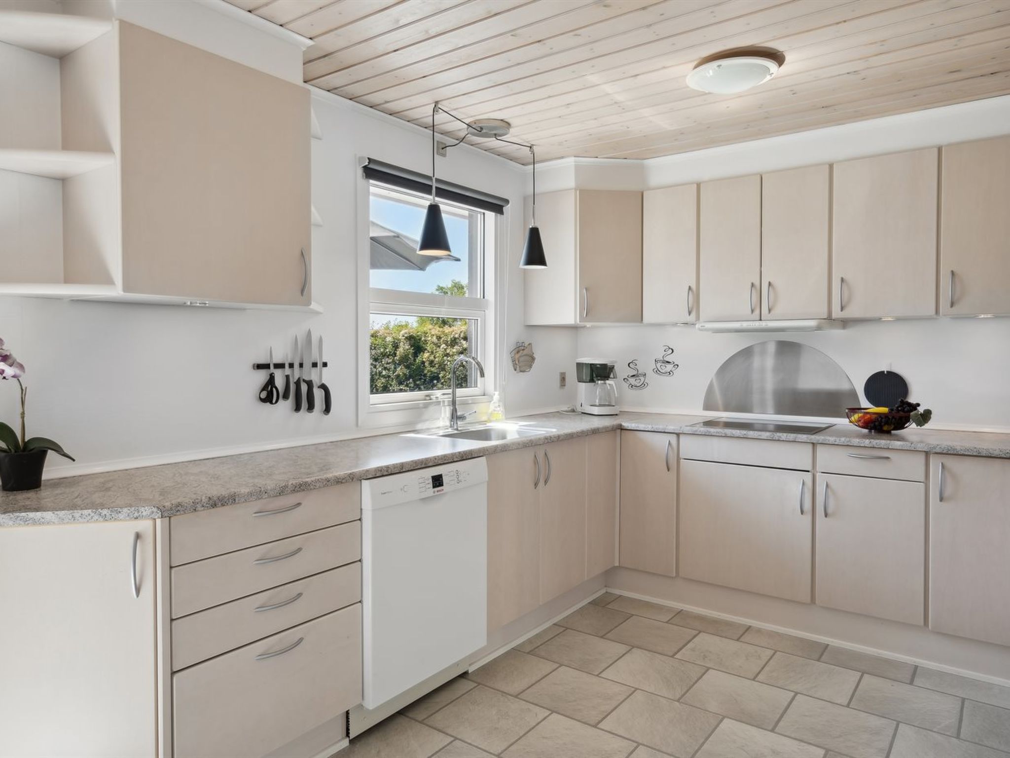 "Anella" - 200m from the sea - Binnen