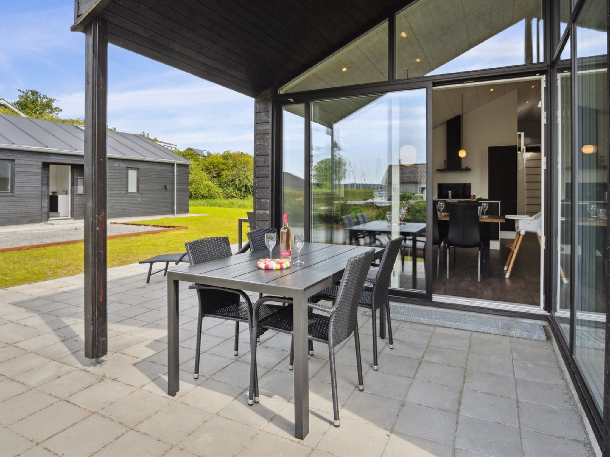 "Henryk" - 75m from the sea - Buiten