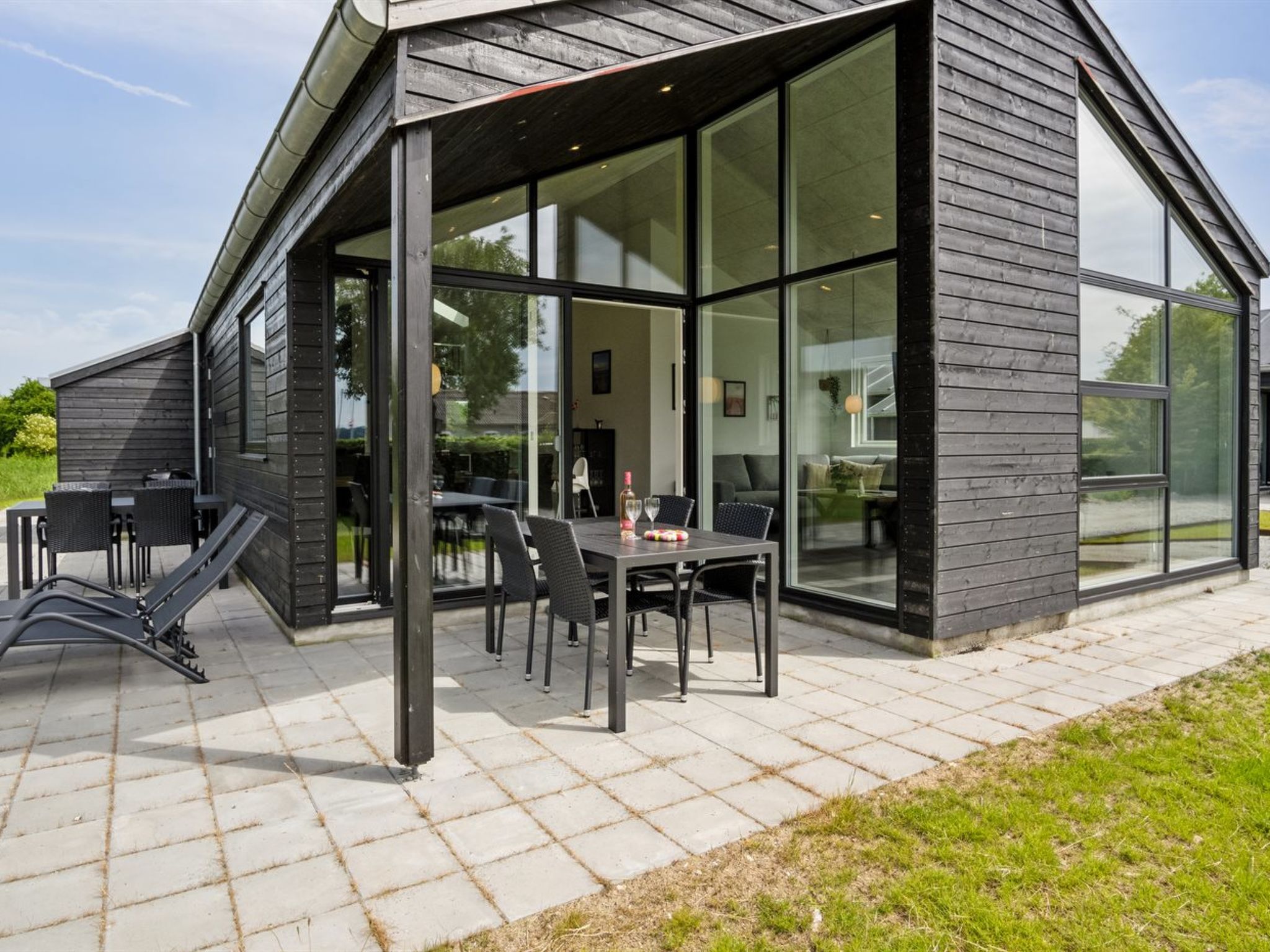 "Stygg" - 75m from the sea - Buiten