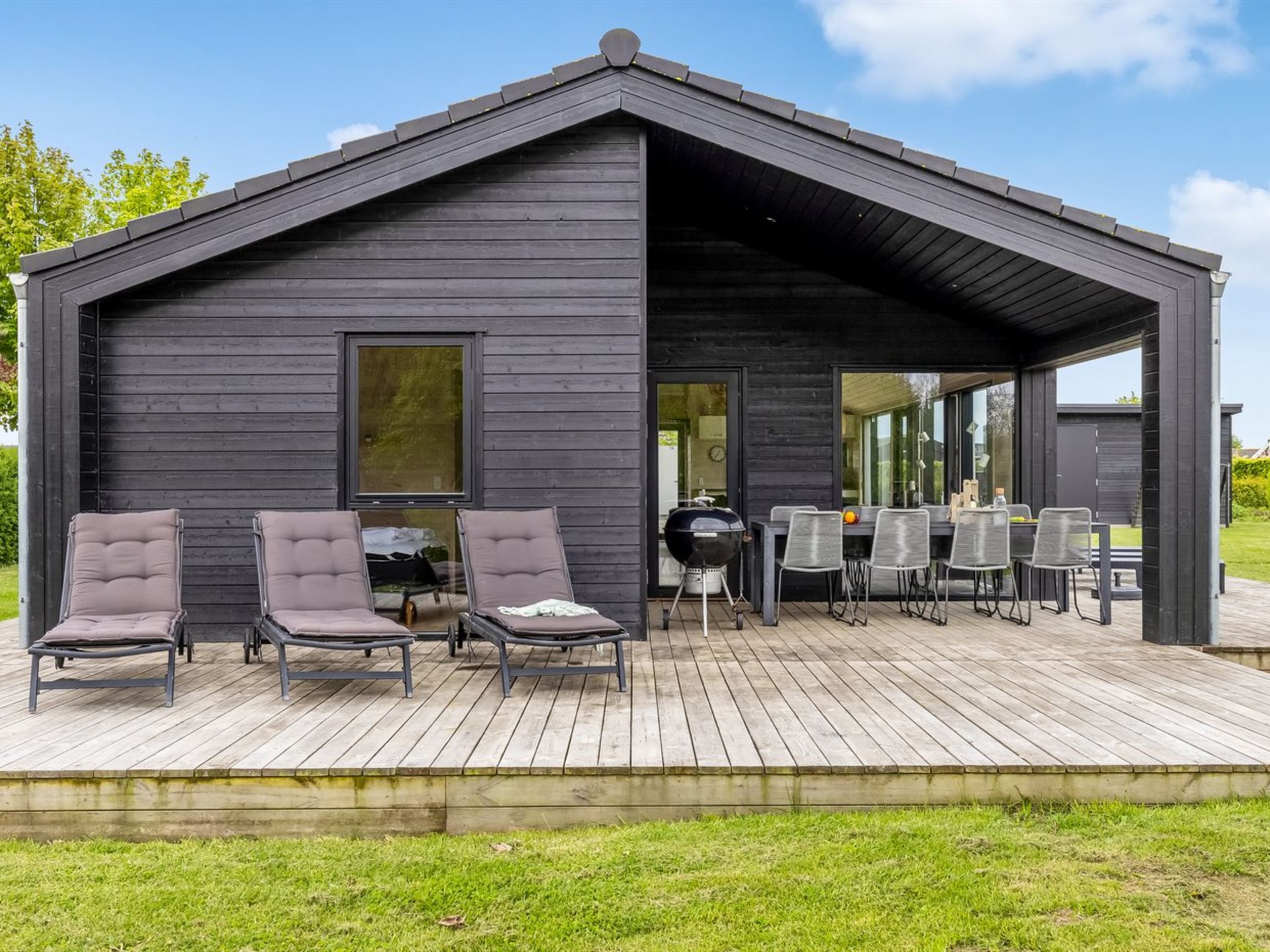 "Ehmi" - 750m from the sea