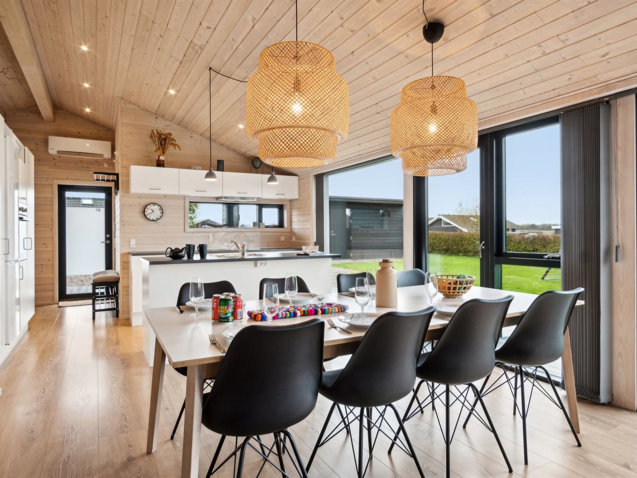 "Ehmi" - 750m from the sea - Binnen