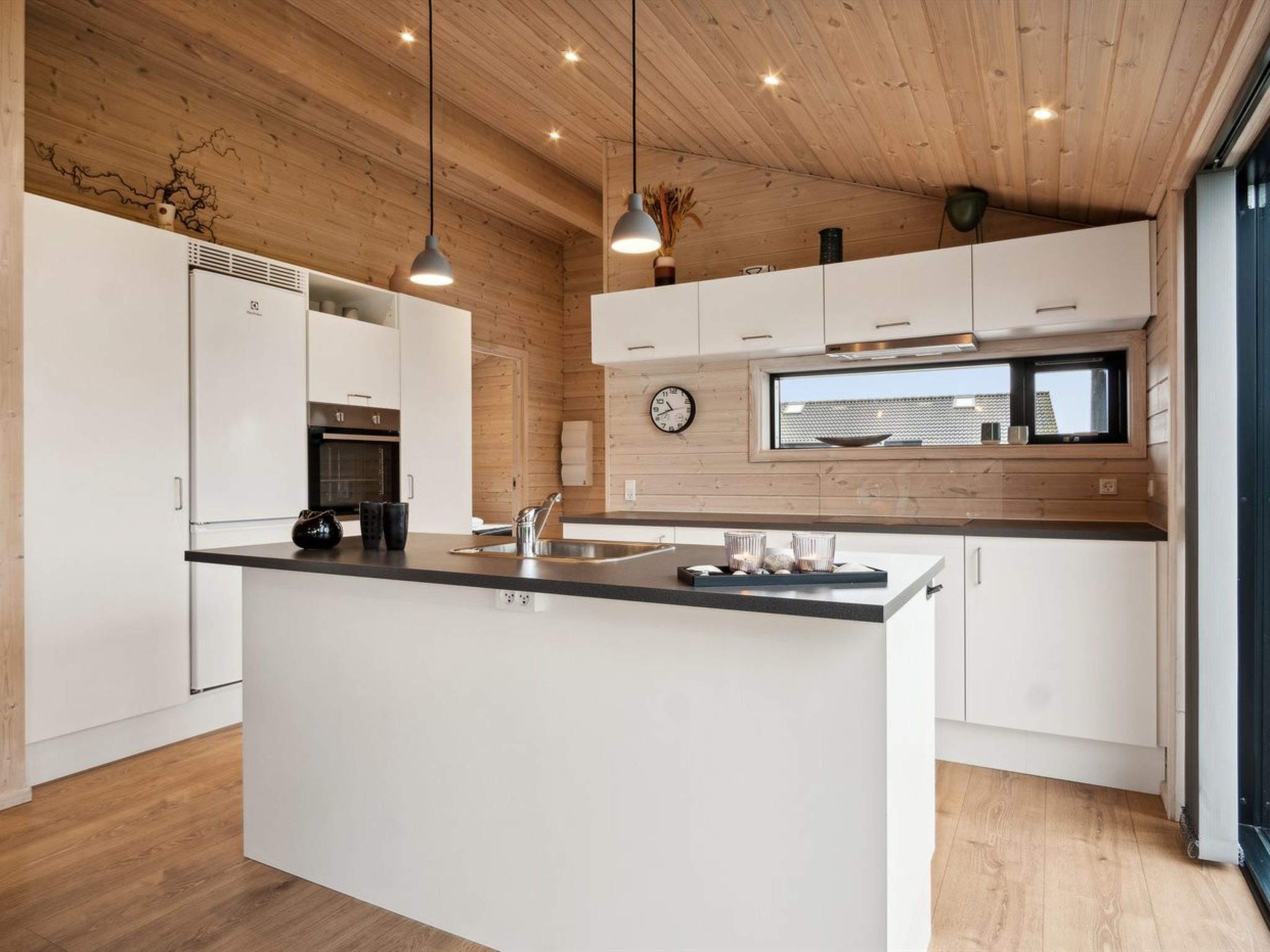 "Ehmi" - 750m from the sea - Binnen