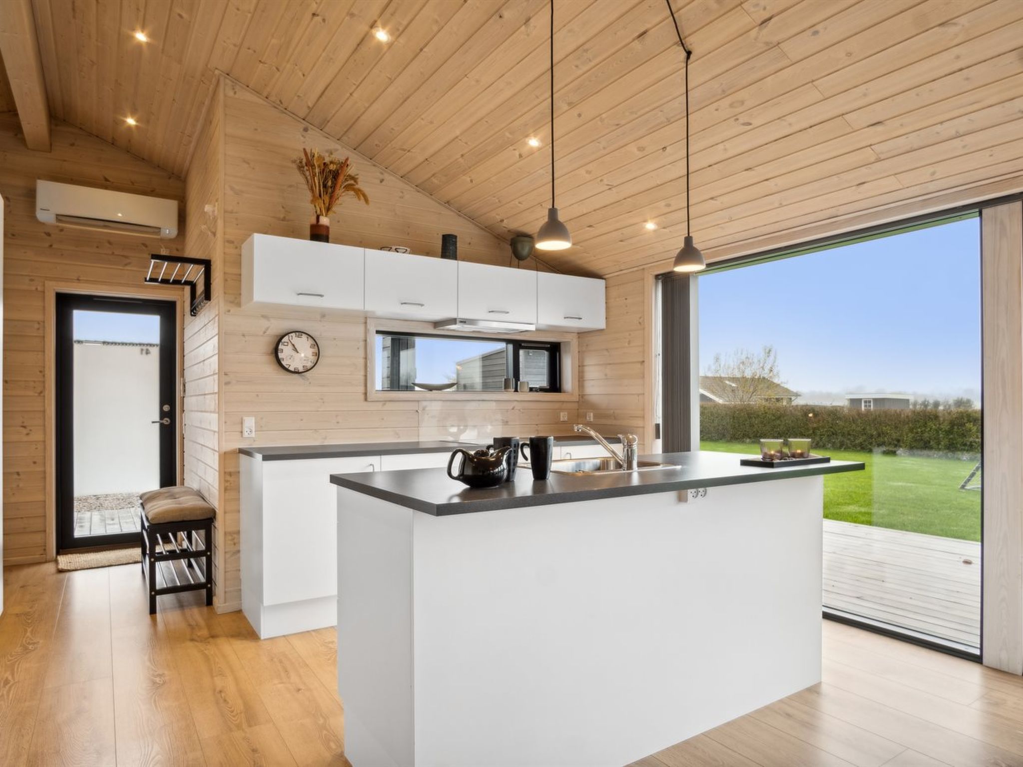 "Ehmi" - 750m from the sea - Binnen