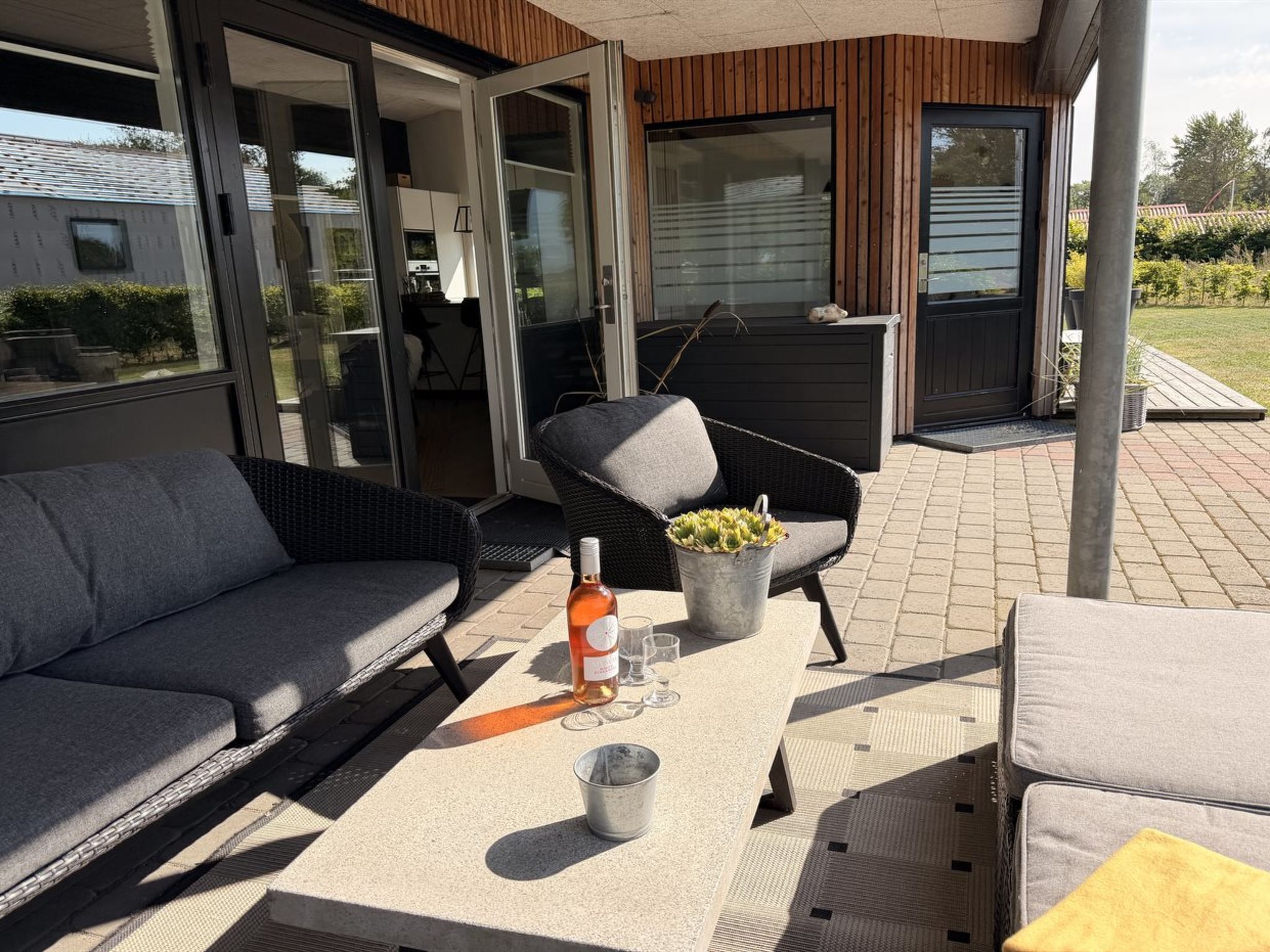 "Harri" - 400m from the sea - Outside