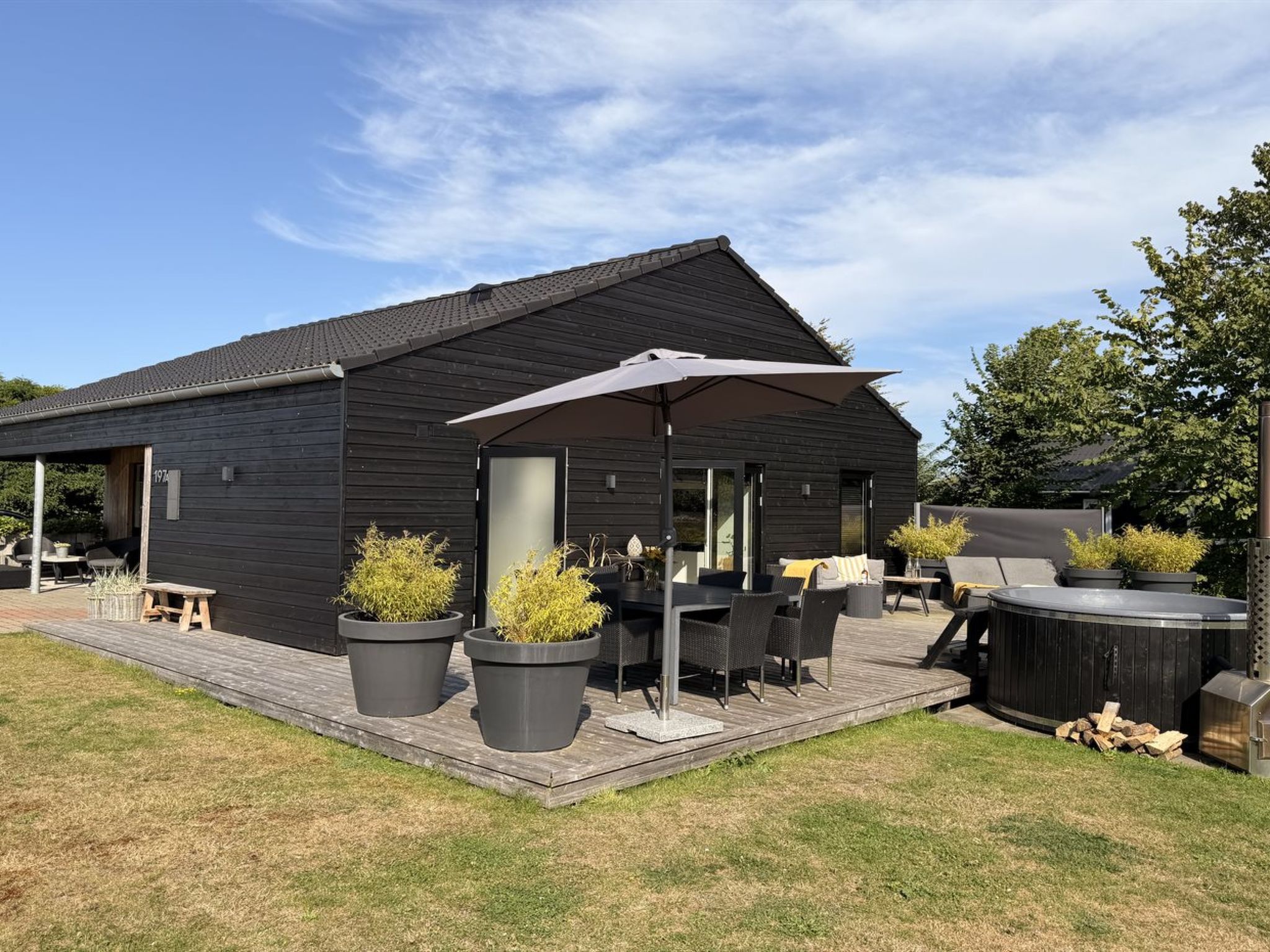 "Harri" - 400m from the sea - Outside