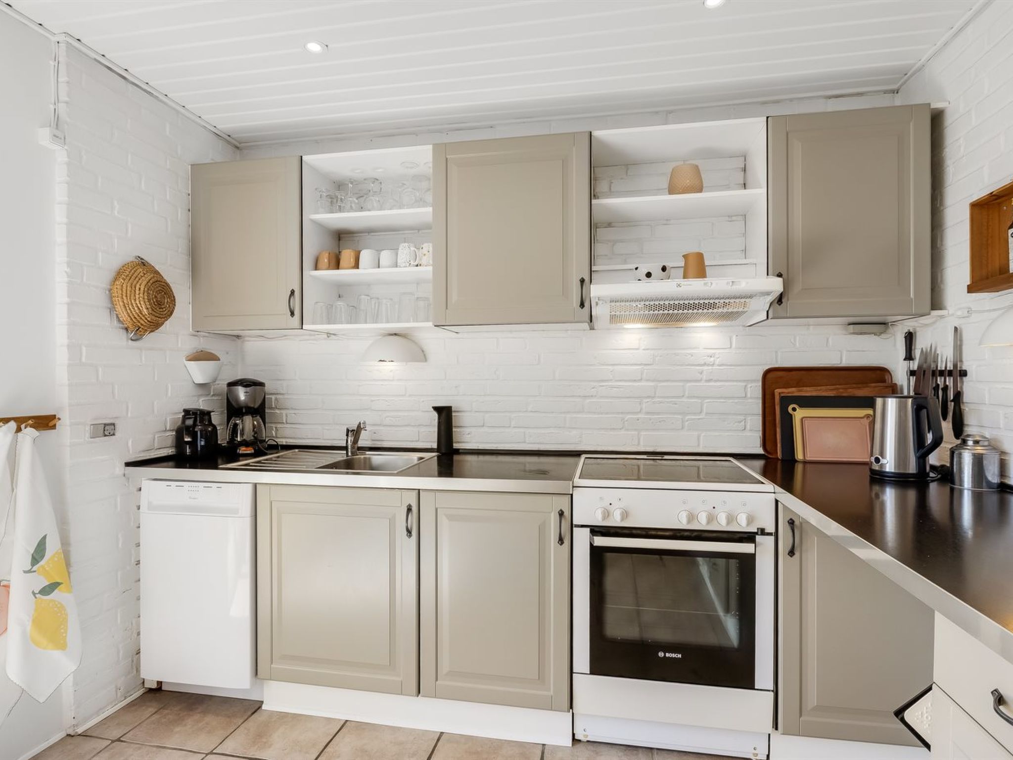 "Murtuz" - 50m from the sea-Inside