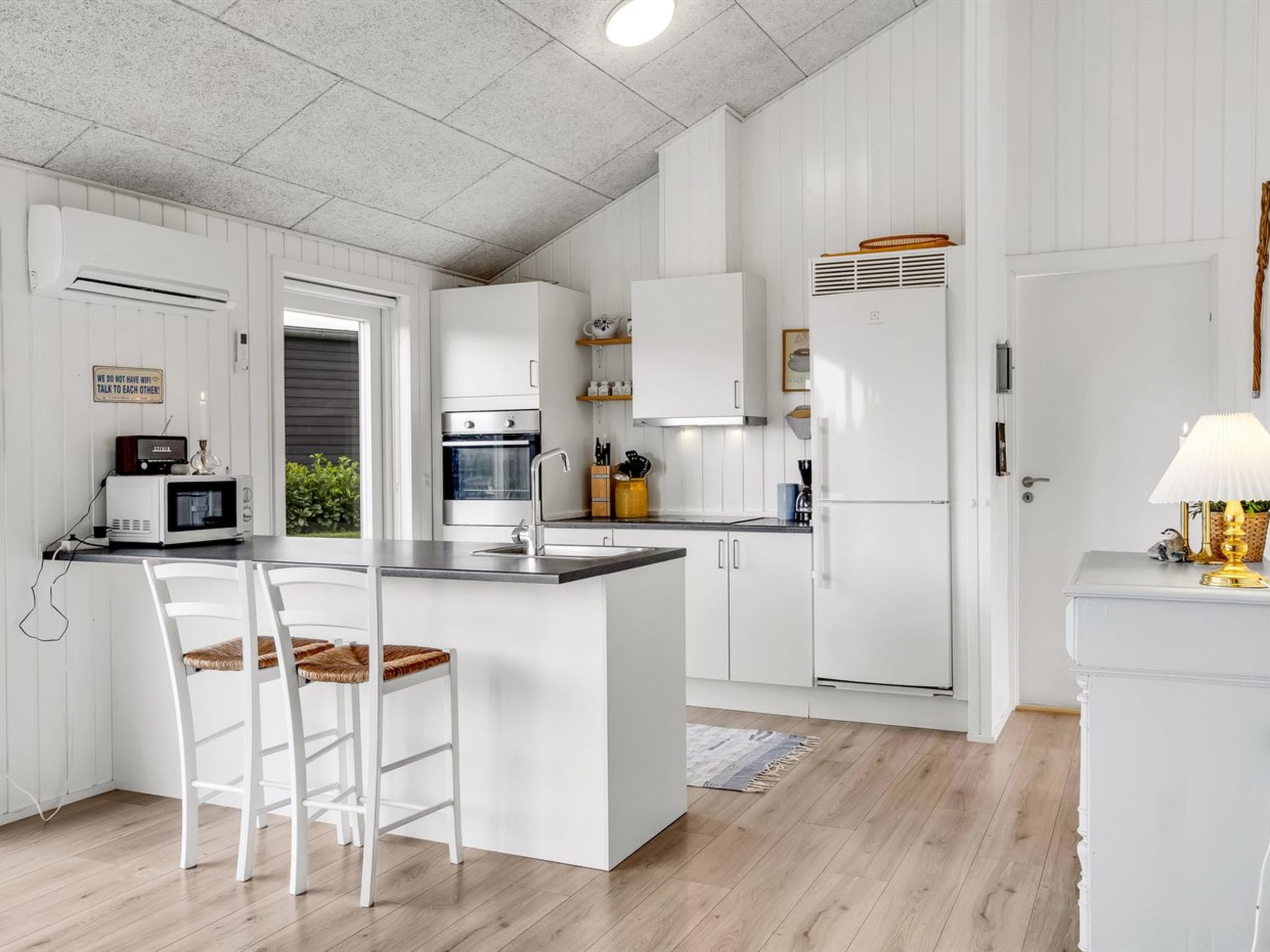 "Sigrun" - 300m from the sea - Binnen