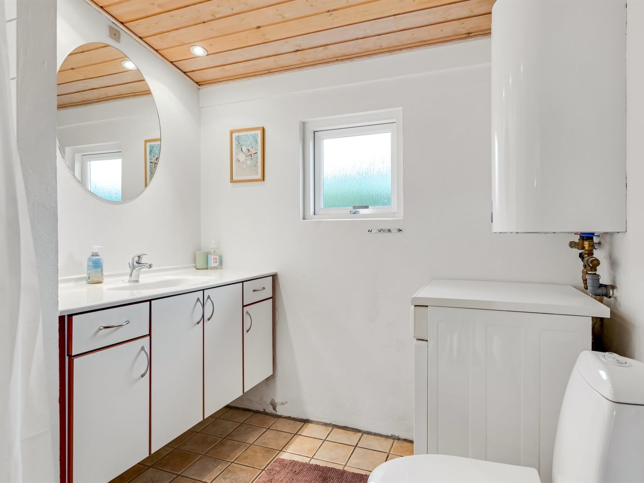 "Gudmund" - 50m from the sea-Drinnen
