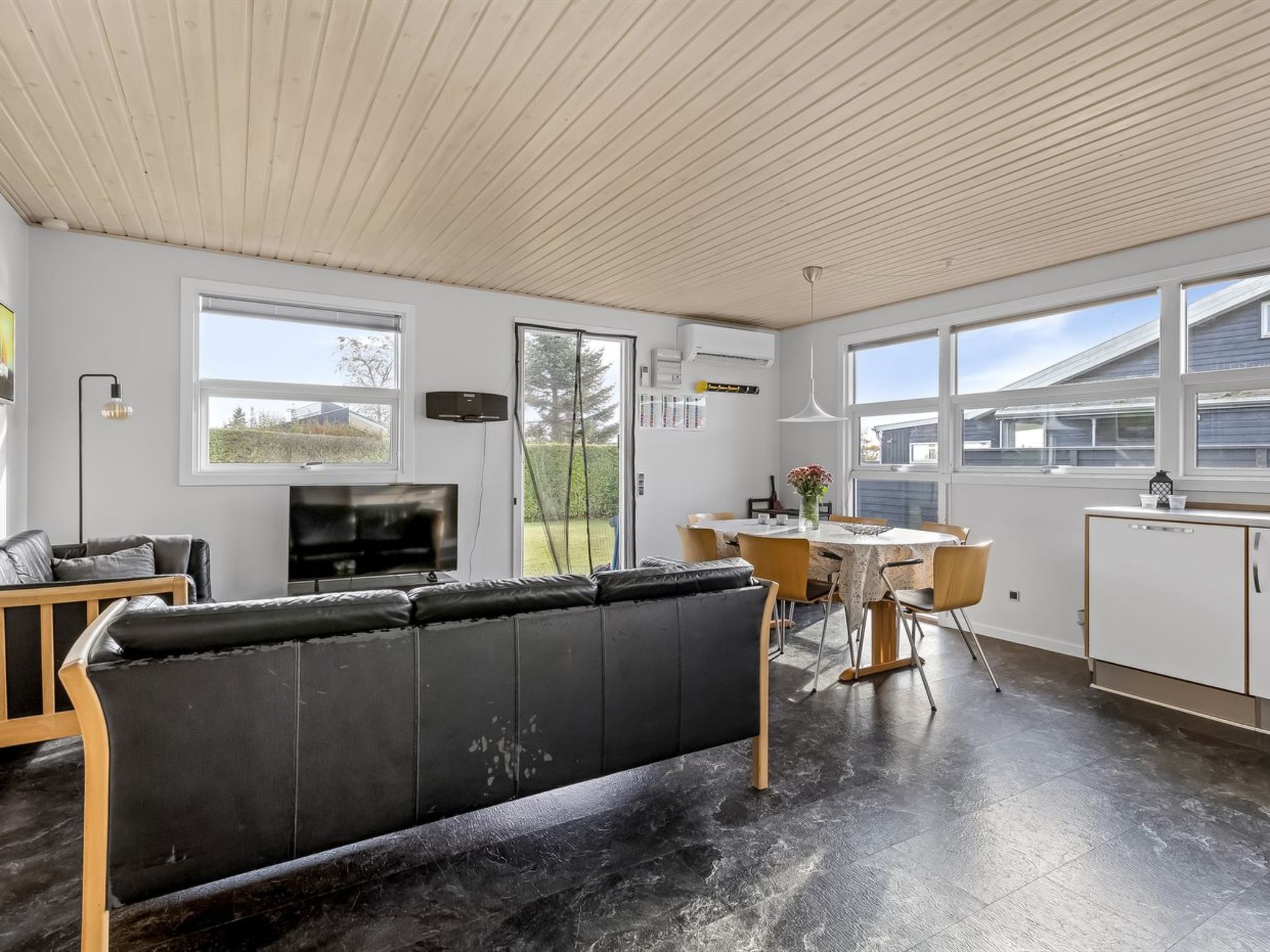 "Eugenia" - 300m from the sea-Binnen