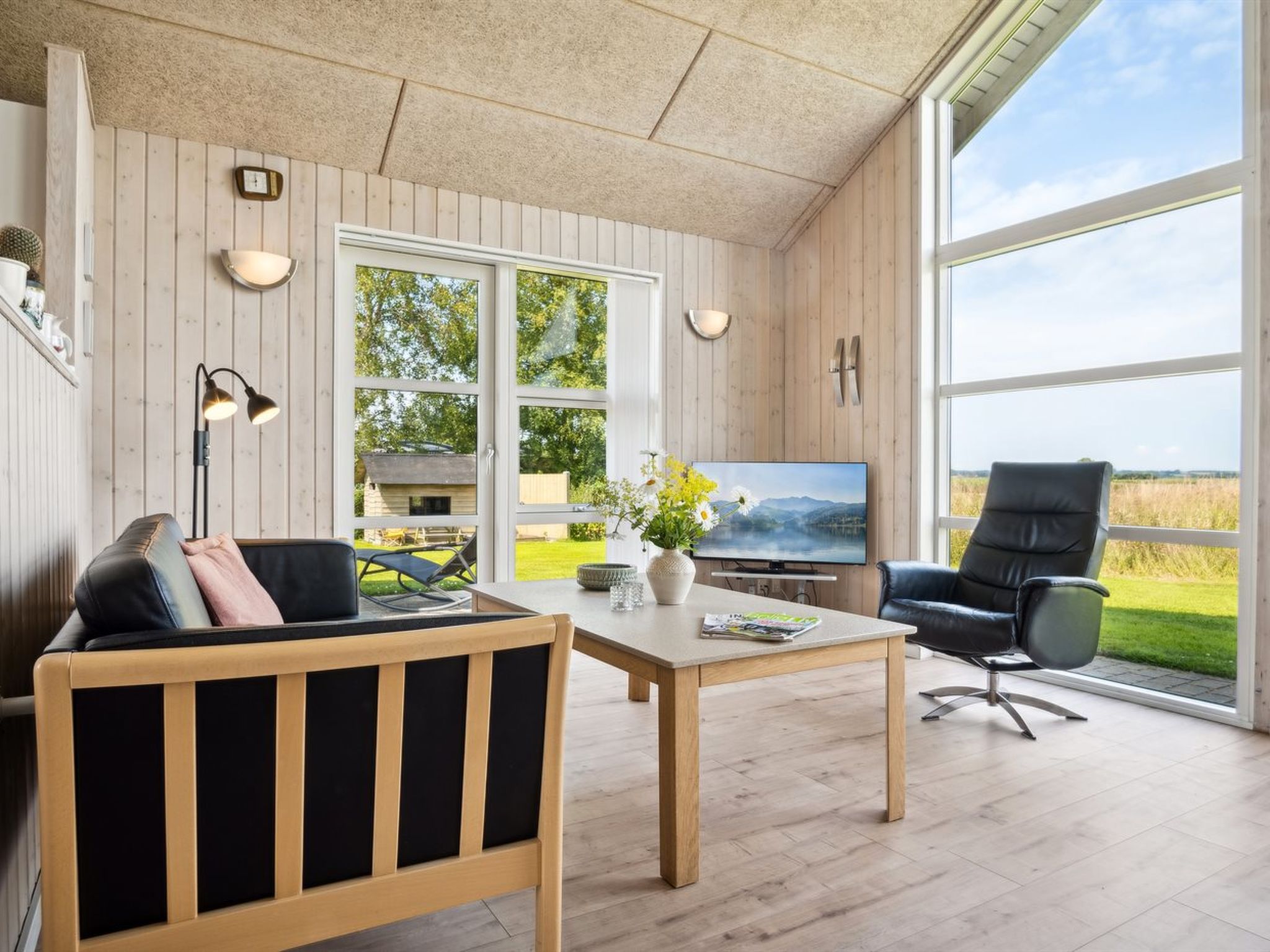 "Neno" - 100m from the sea-Binnen