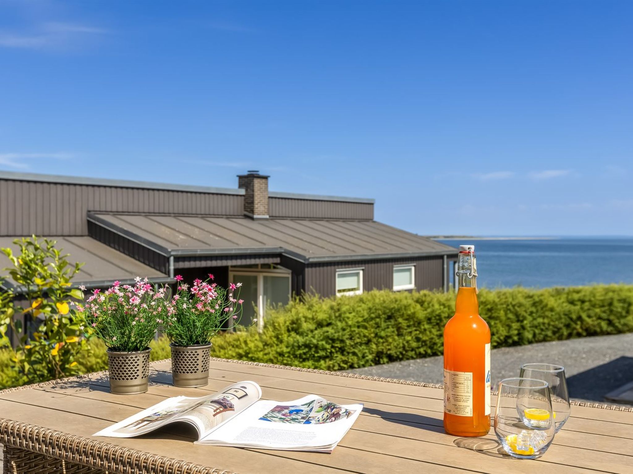 "Andriette" - 50m from the sea - Outside