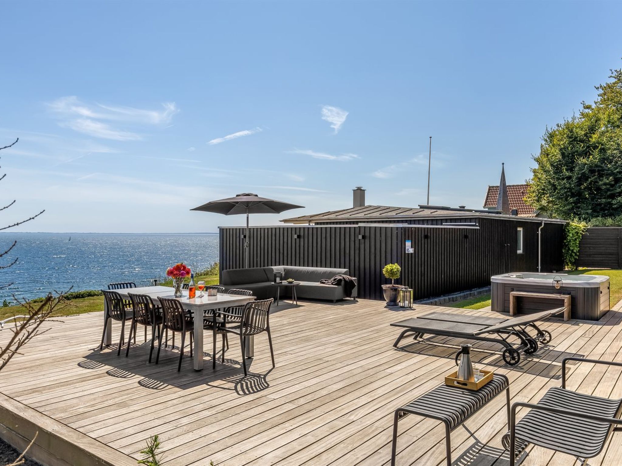 "Lin" - 80m from the sea - Outside