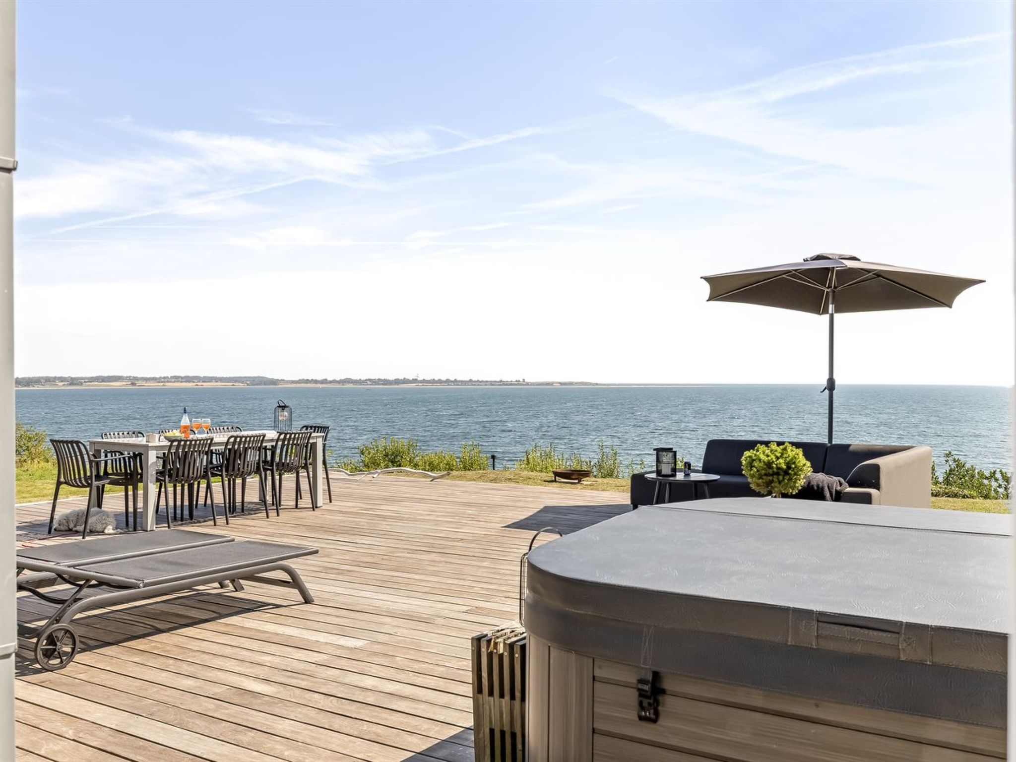 "Lin" - 80m from the sea - Outside