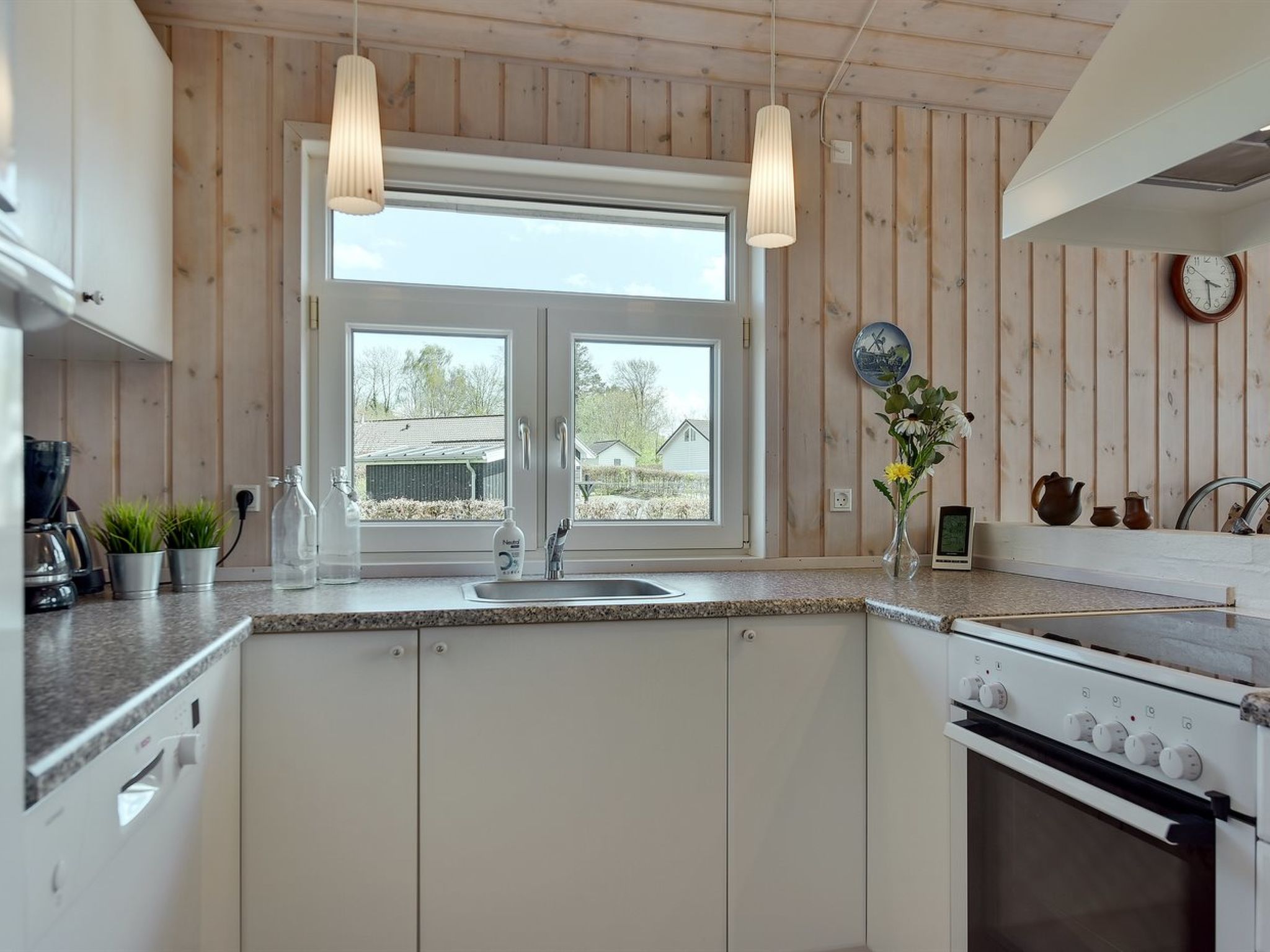 "Enja" - 150m from the sea - Binnen