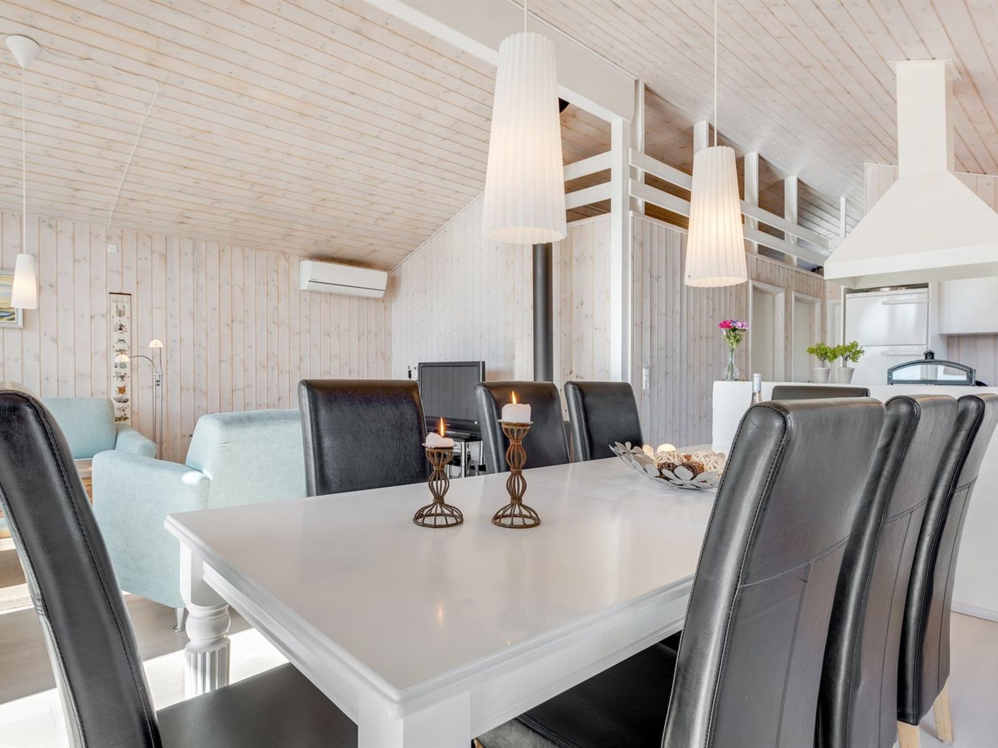 "Enja" - 150m from the sea - Binnen