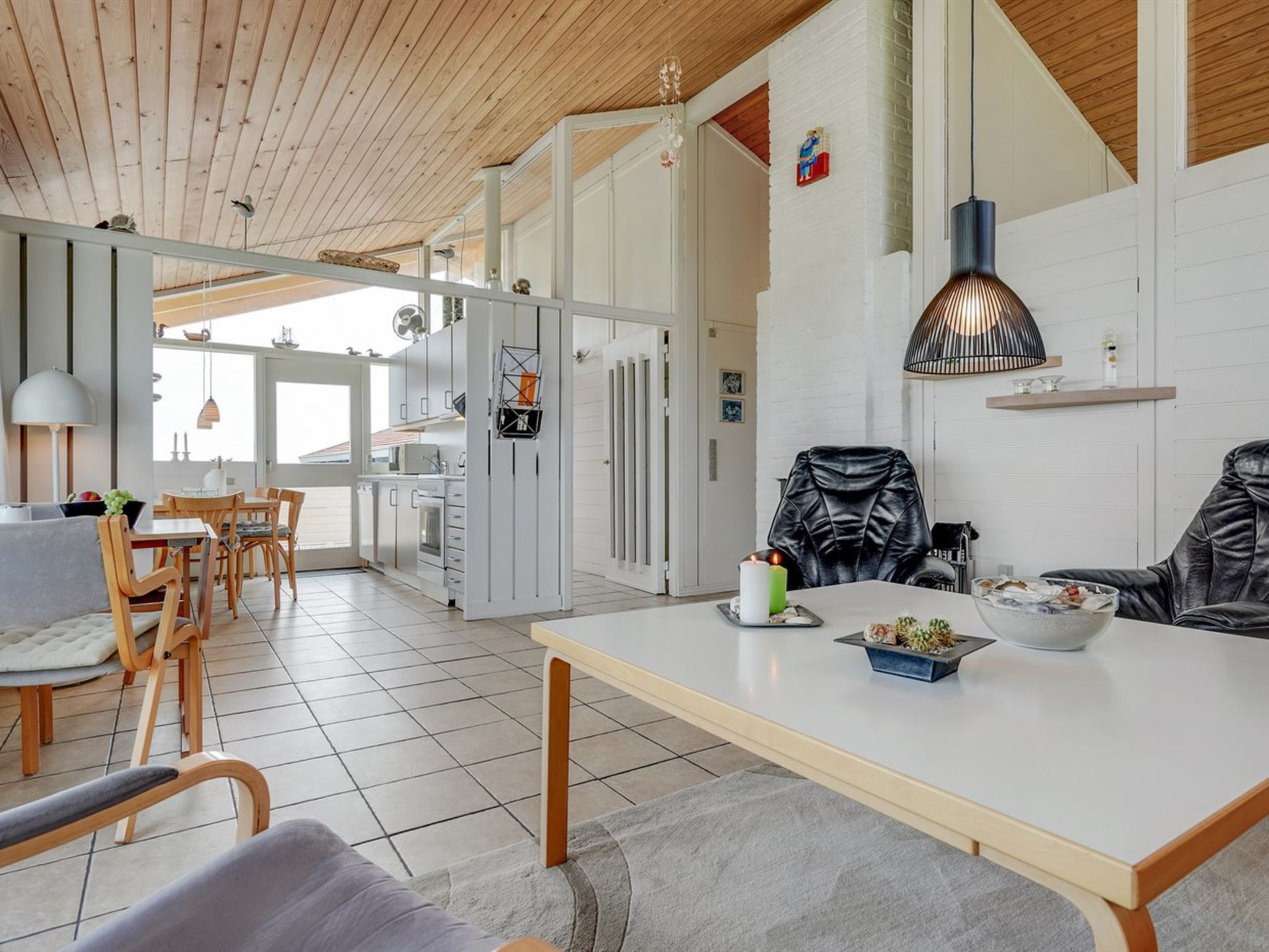 "Alya" - 200m from the sea - Binnen