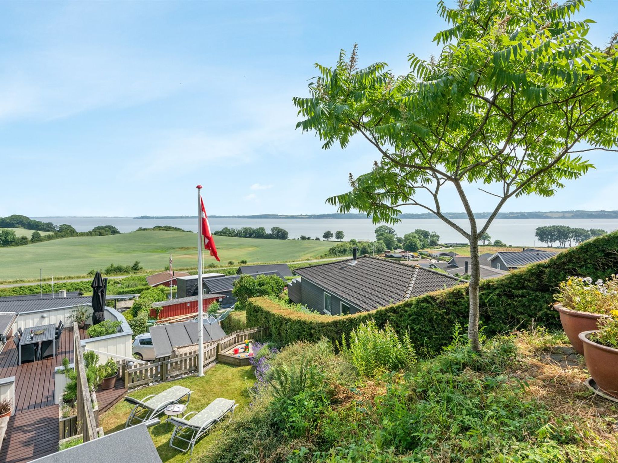 "Haraldina" - 350m to the fjord - Buiten
