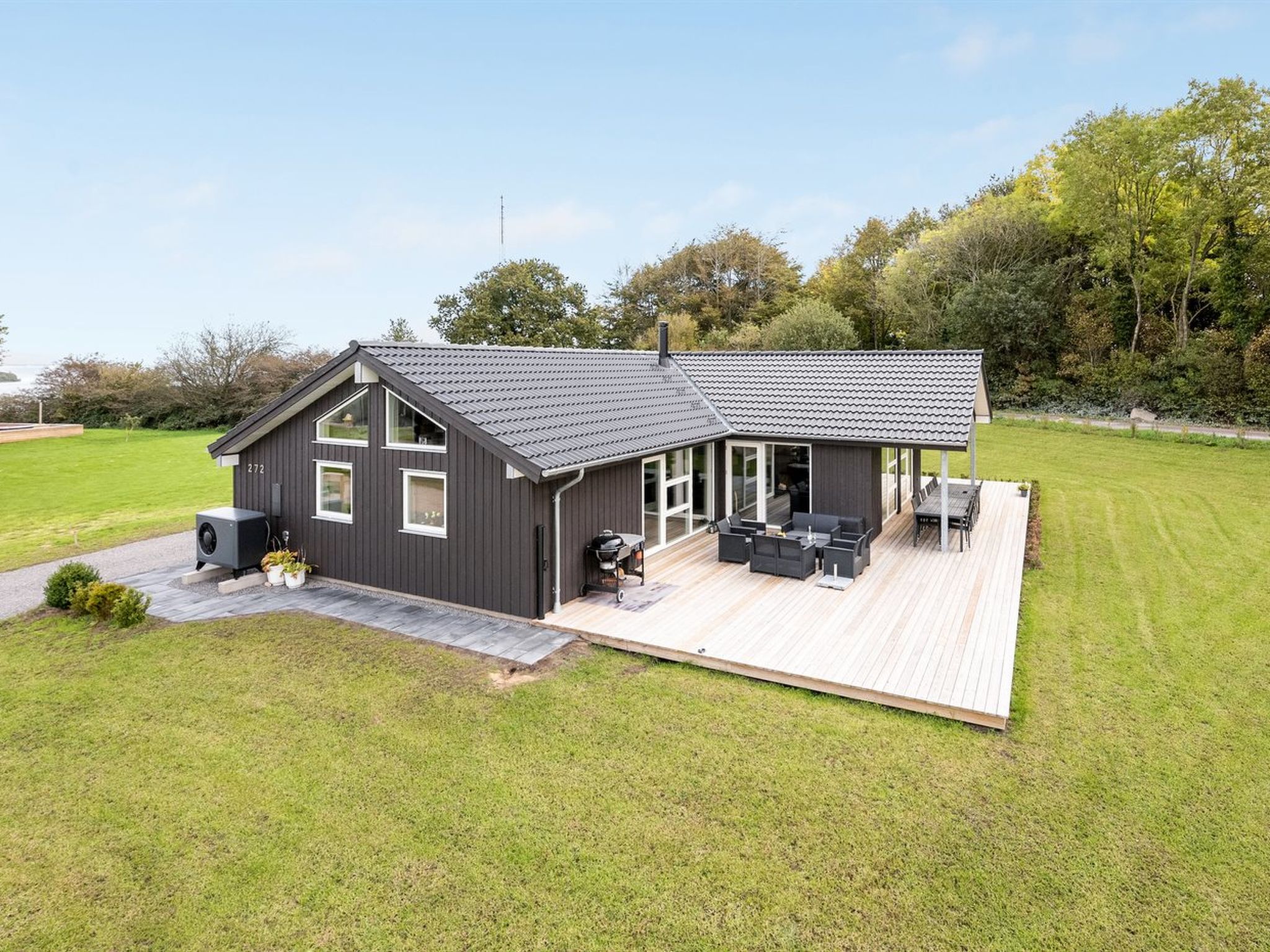 "Rathulf" - 500m from the sea