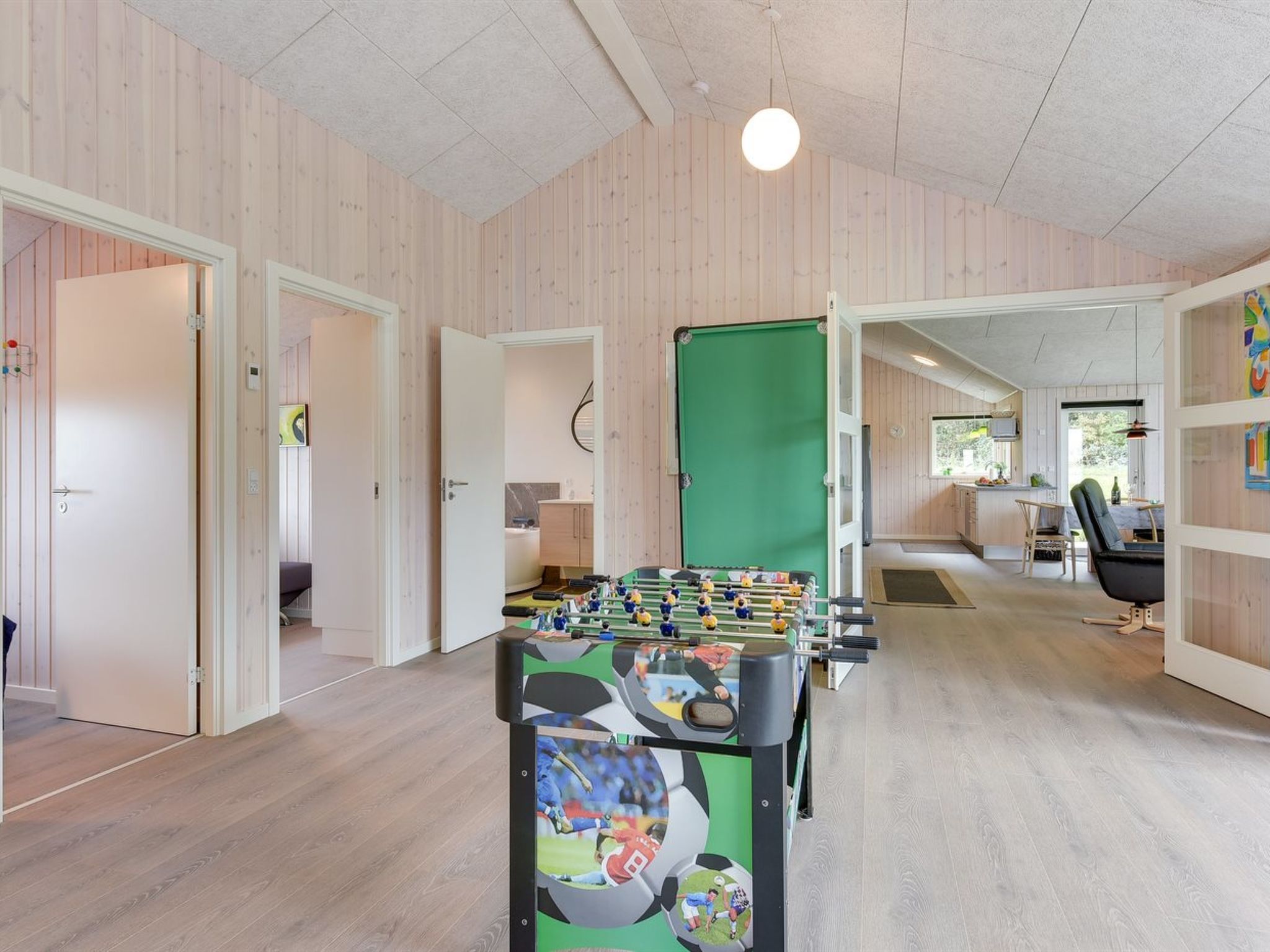 "Rathulf" - 500m from the sea - Binnen