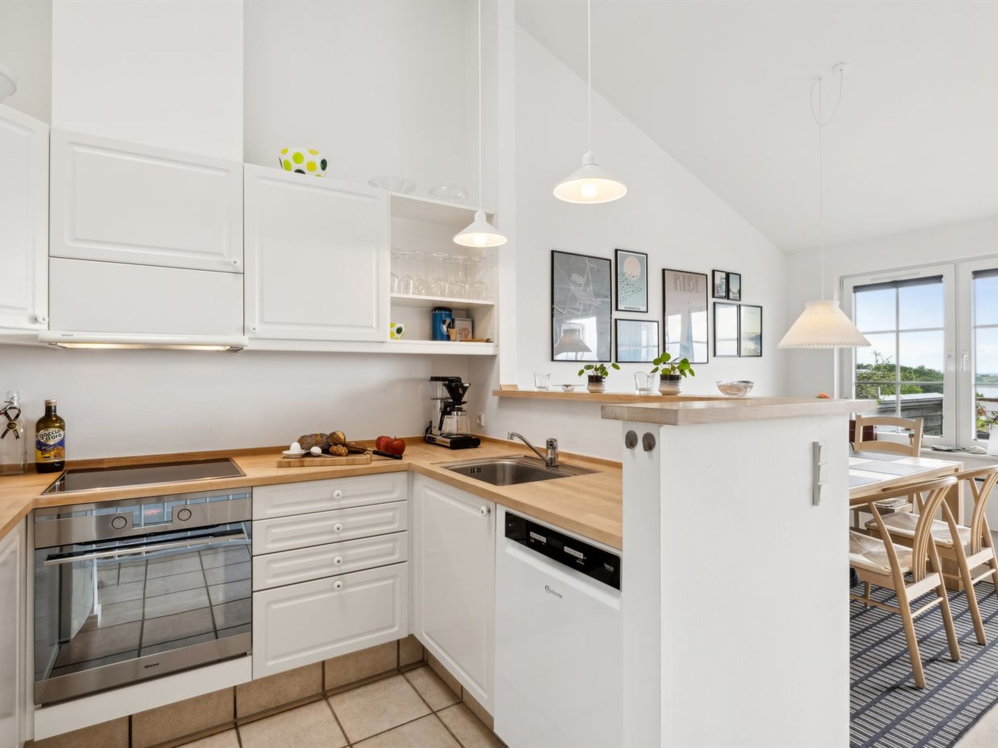"Isbiorn" - 300m from the sea - Binnen