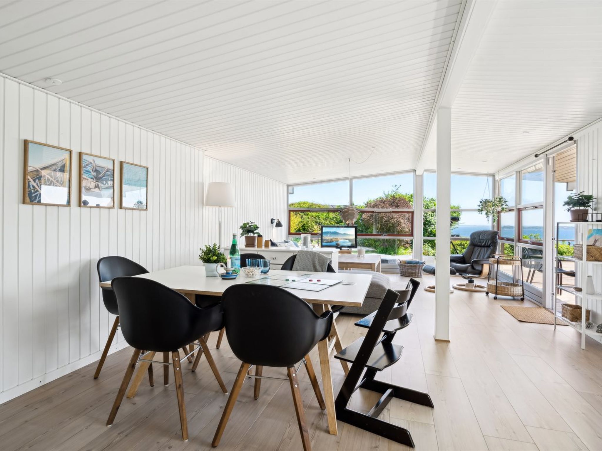 "Fokke" - 450m from the sea-Binnen